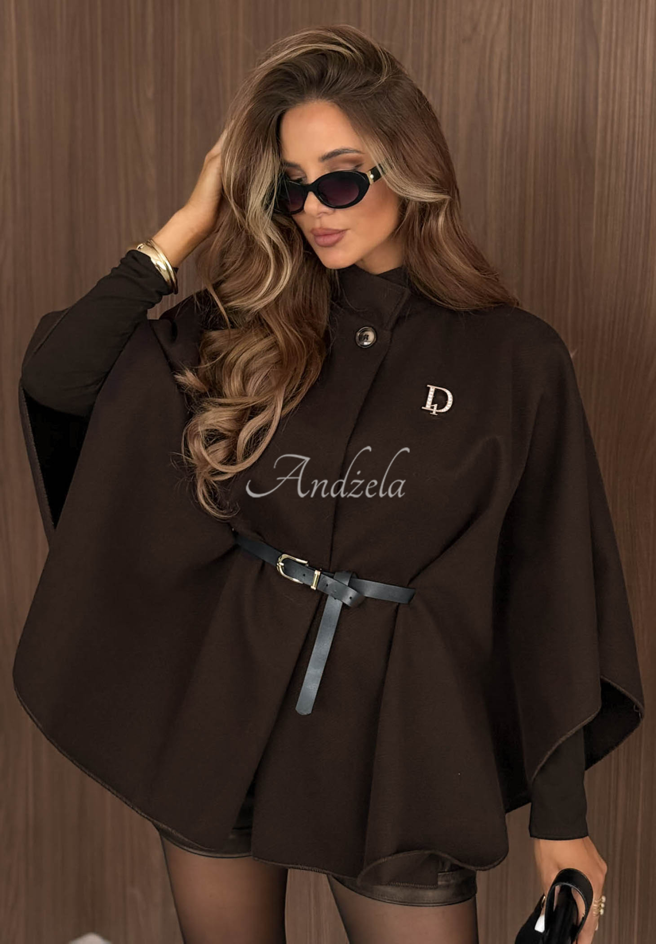 Elegant Autumn Lady poncho coat with a belt, chocolate brown