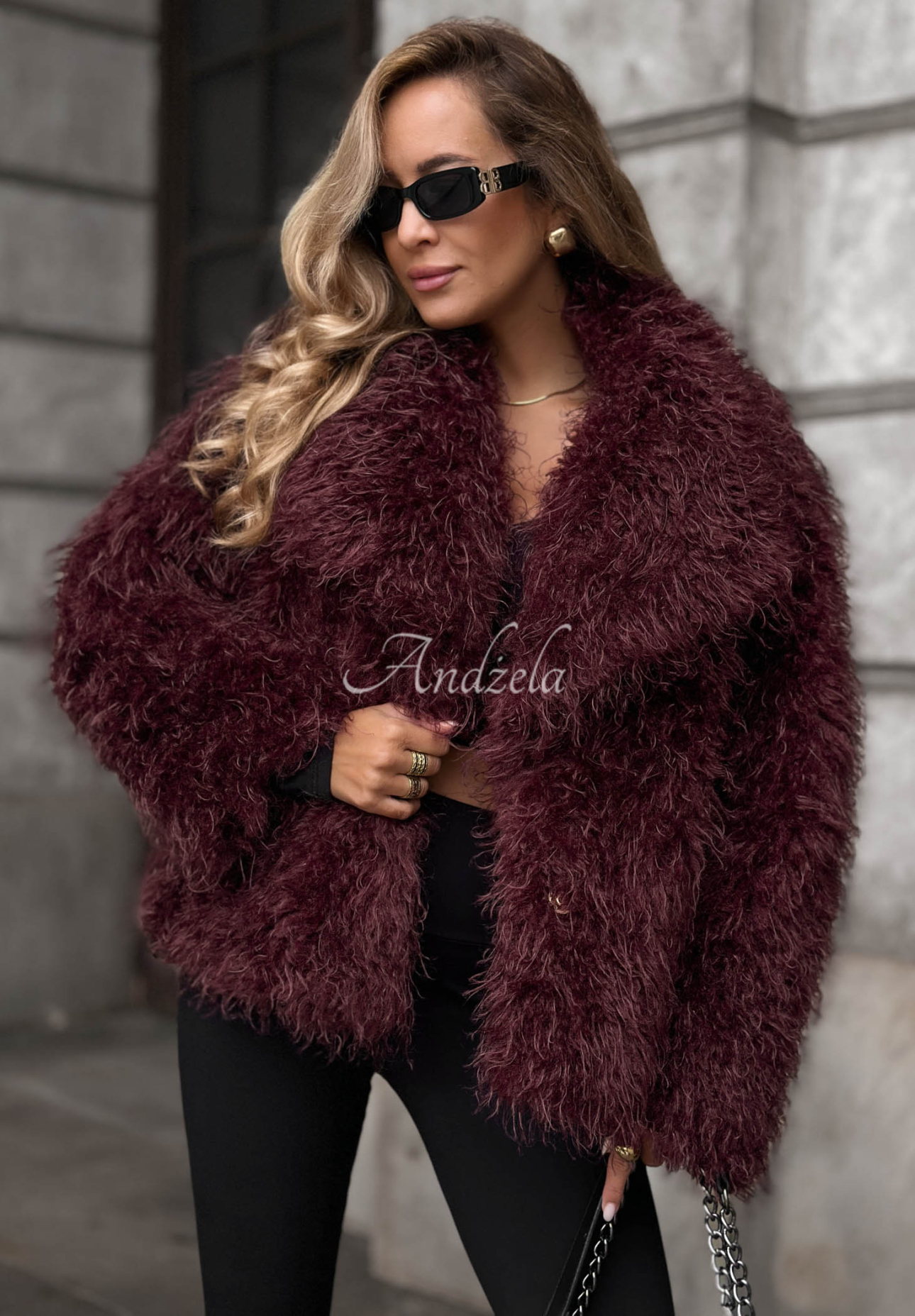 Short fur coat with a collar in Milk Foam berry color