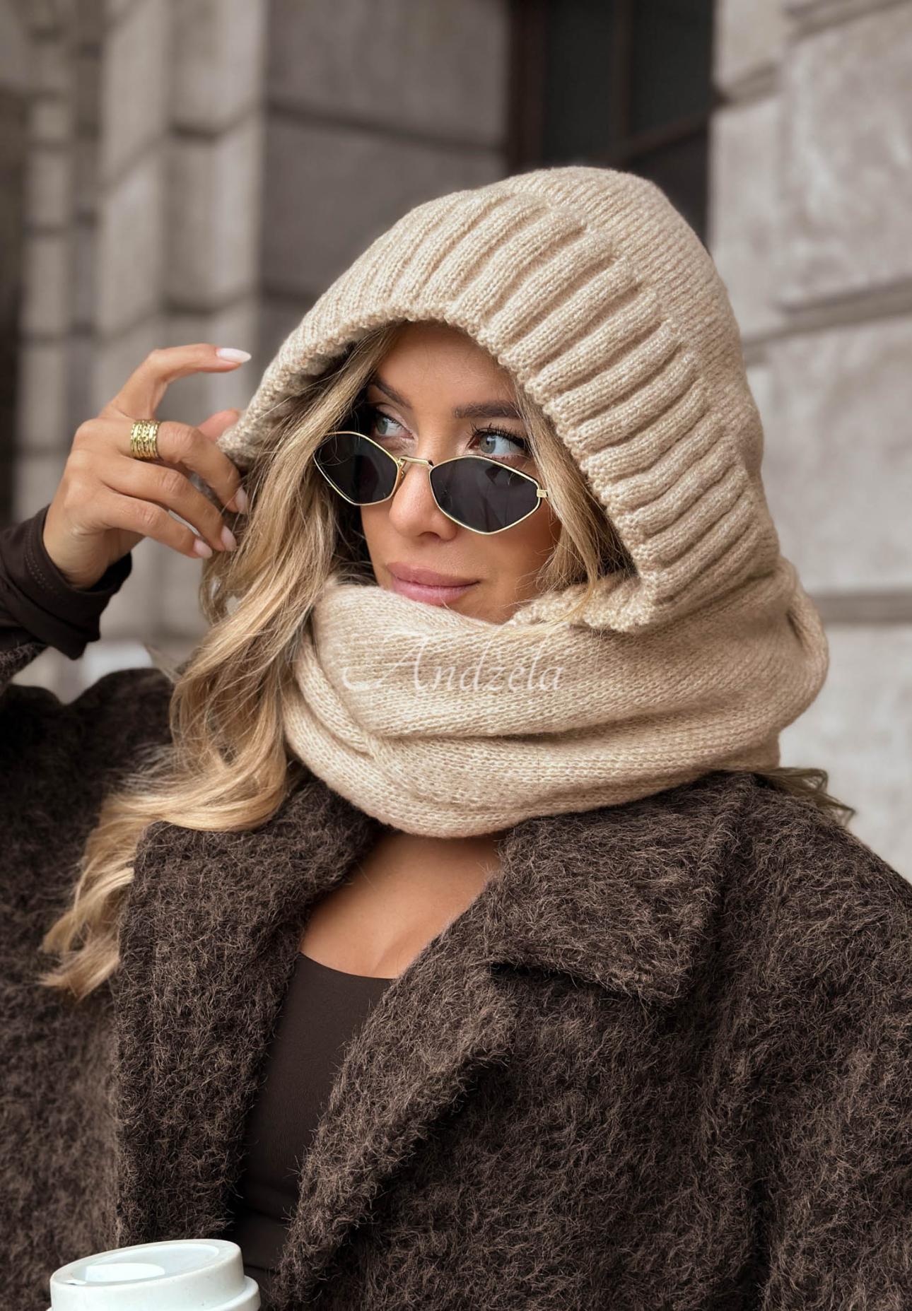 Komin balaclava z wiązaniem Frosty Charm beżowy