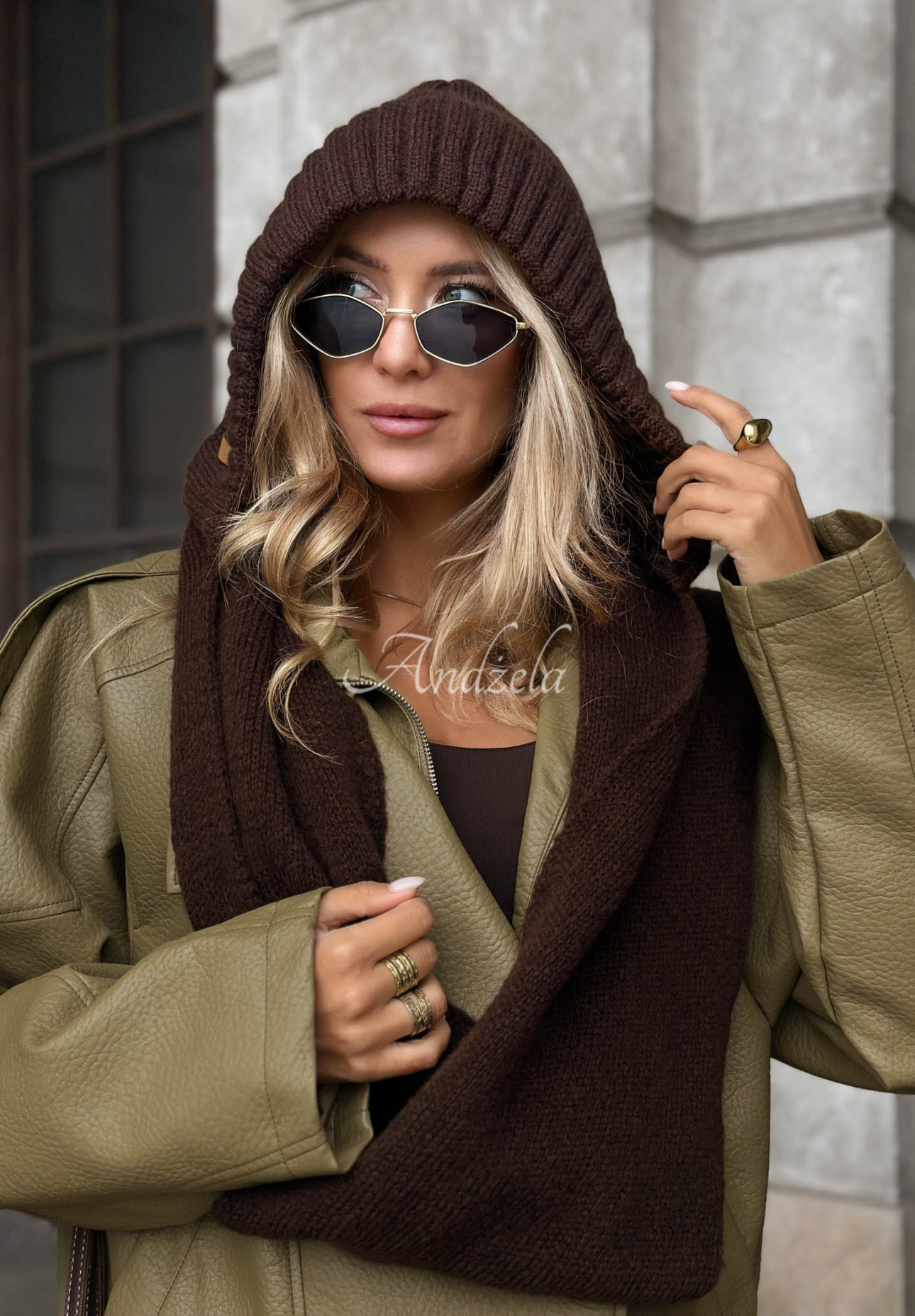 Komin balaclava z wiązaniem Frosty Charm czekoladowy