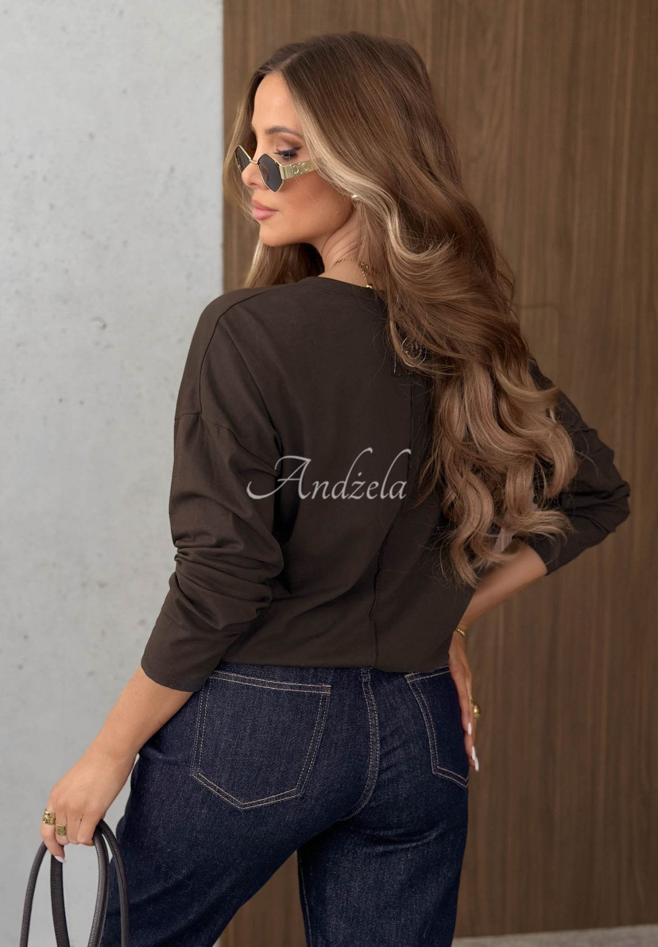 Bawełniana bluzka longsleeve z dekoltem w serek Daily Style czekoladowa