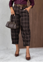 Materiałowe spodnie mom fit w kratę z paskiem Warm Desire czekoladowe