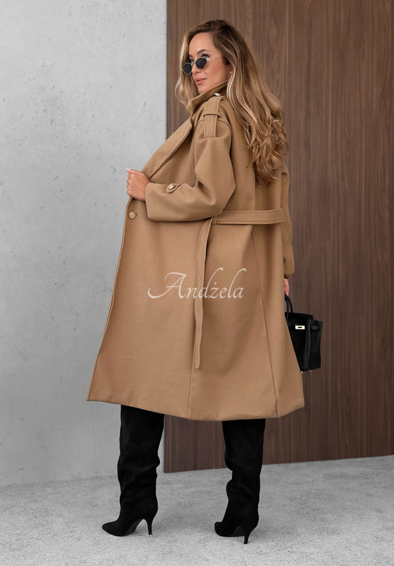 Długi płaszcz z kołnierzem i paskiem z wełną Autumn Daydream camelowy