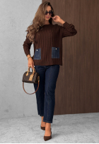 Prążkowany sweter z jeansowymi kieszeniami Cozy Grace czekoladowy
