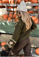 Sweter z haftowanymi kwiatami Misty Fleur czekoladowy