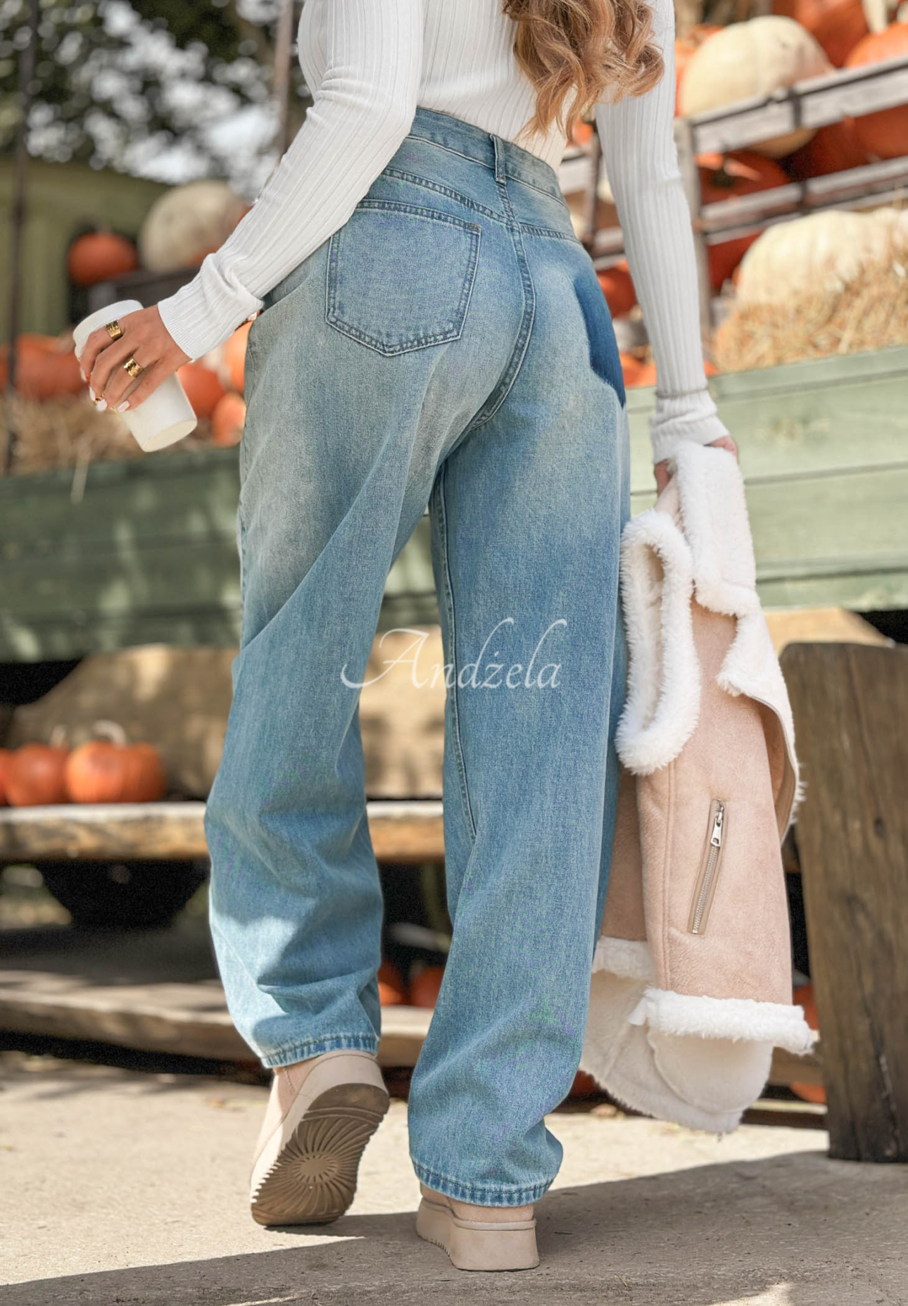 Cloudy Sunday Light Blue Mom-Fit Jeans