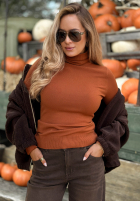 Dopasowany sweter z golfem Solange rudy