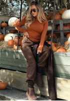 Dopasowany sweter z golfem Solange rudy