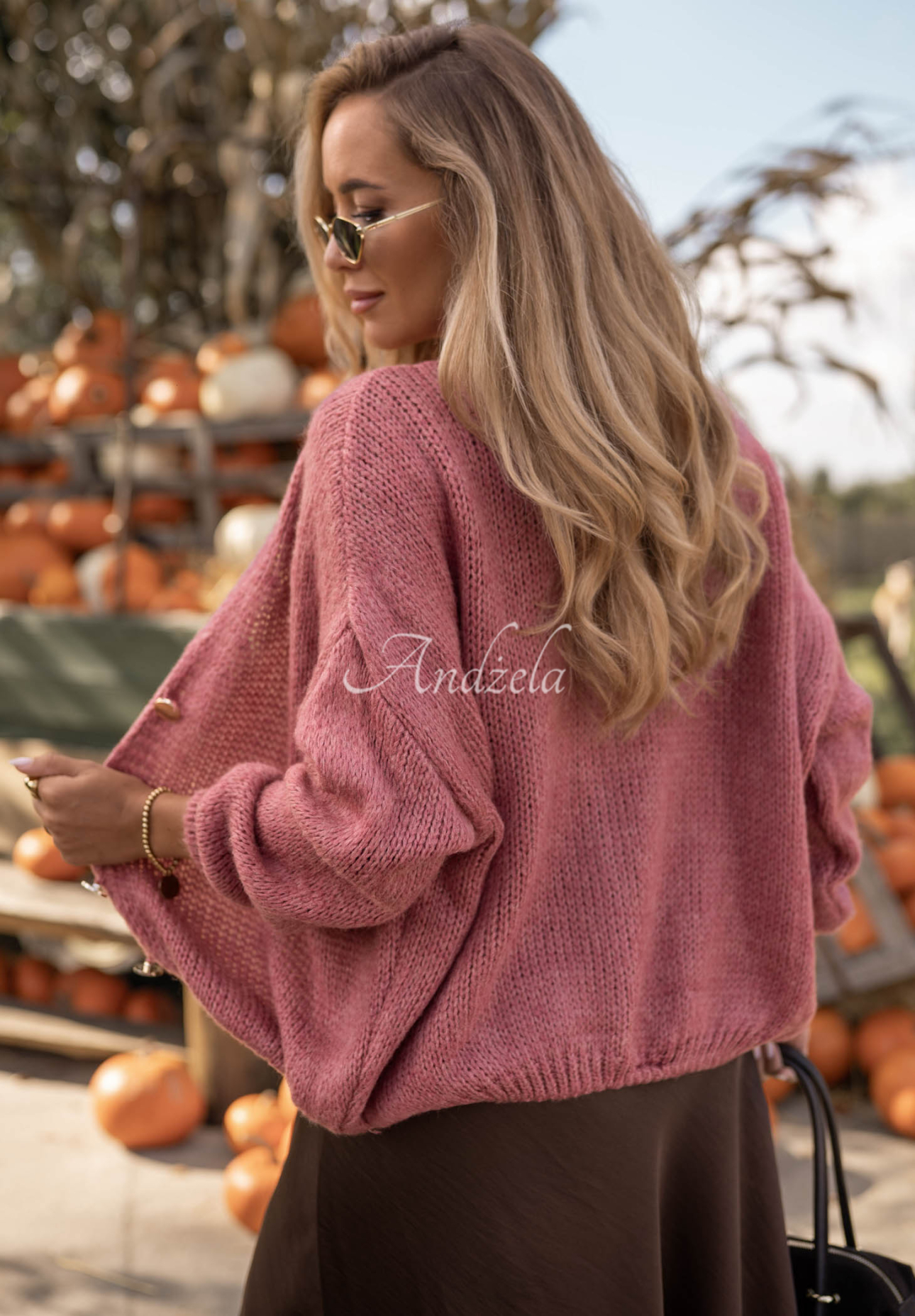 Short, oversized cardigan with a Cloud Touch fastening in raspberry