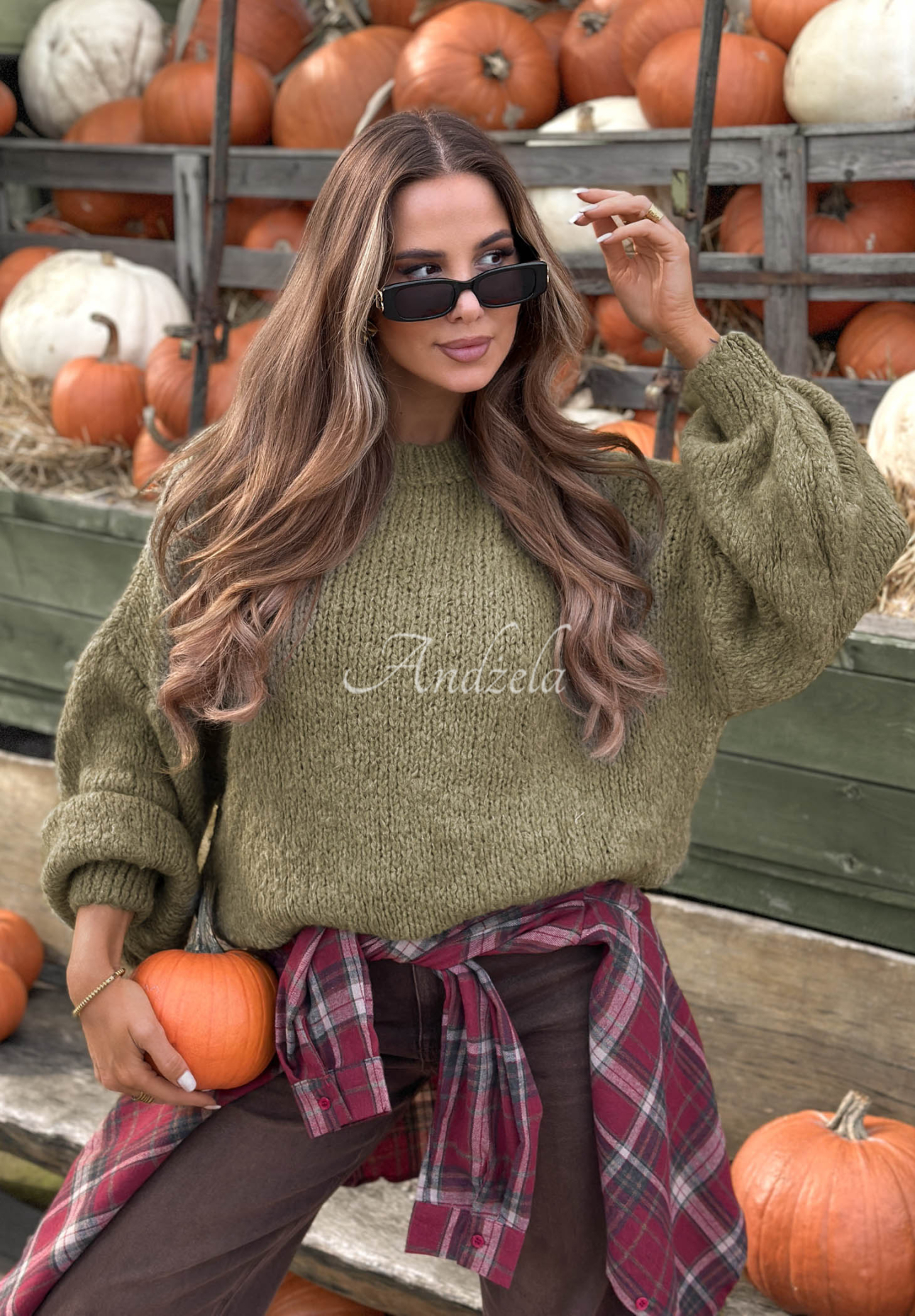 Soft, oversized sweater made of wool and viscose by Cloud Babe in khaki