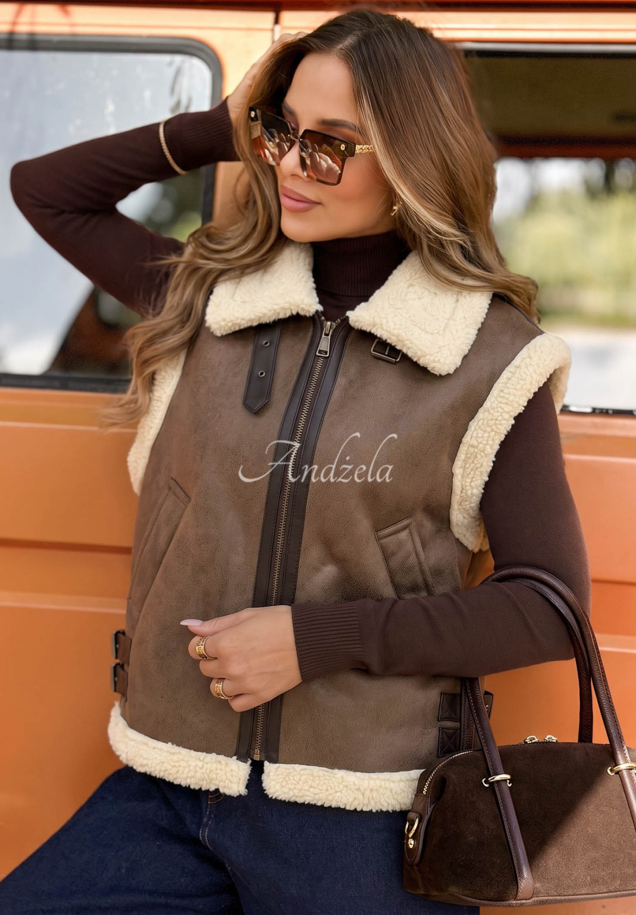 Fall Darling Short Vest with Sheepskin Lining in Mocha