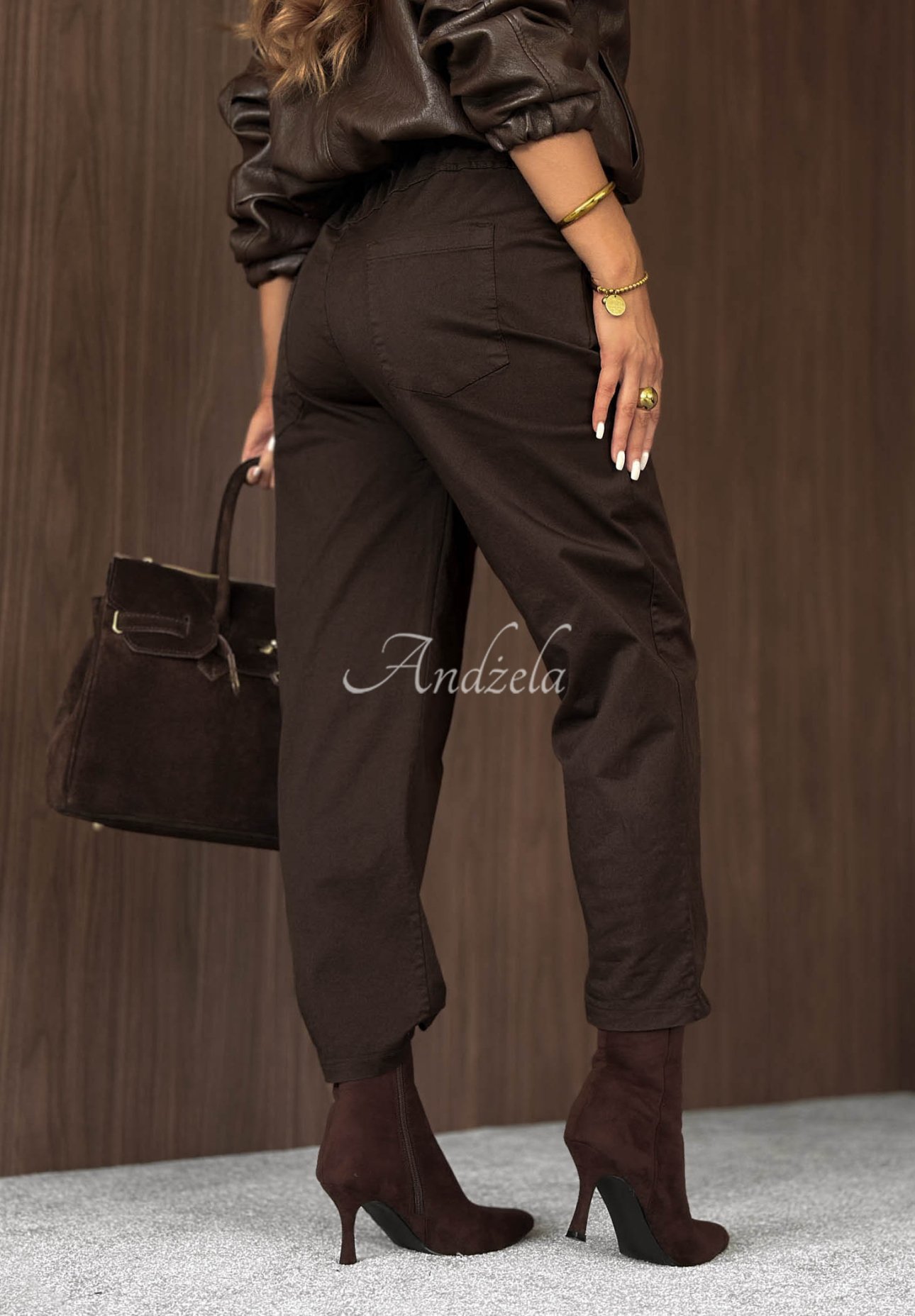 Casual Look Chocolate-Colored Mom-Fit Cotton Pants with a Belt