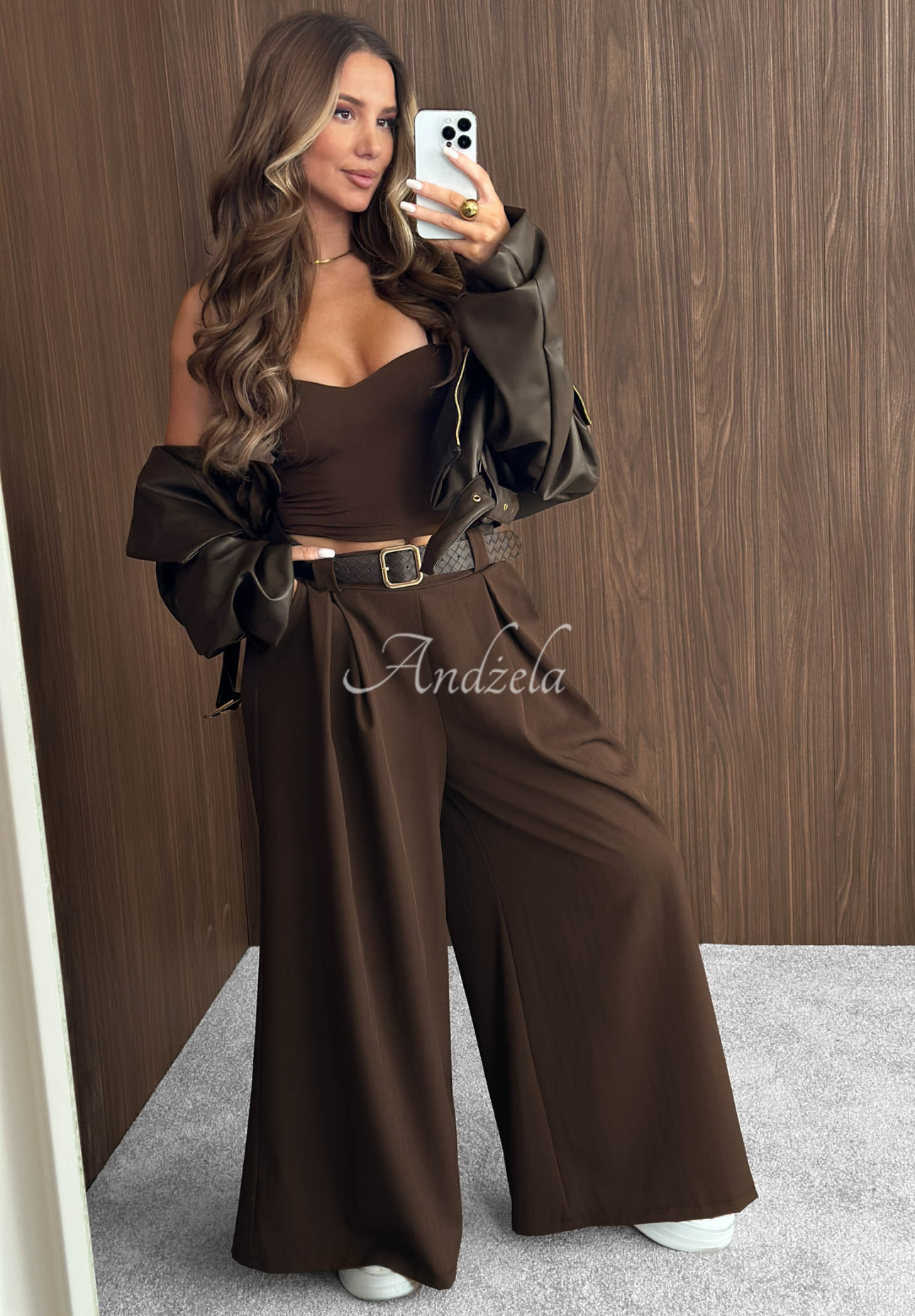 Materiałowe spodnie wide leg z paskiem Simple Elegance czekoladowe