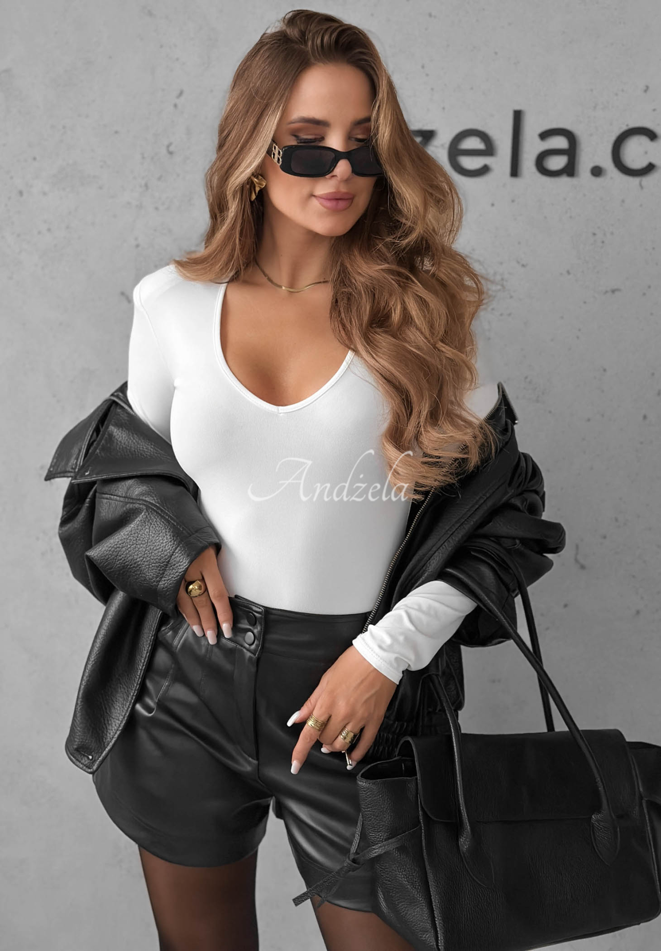 Bluzka longsleeve z dekoltem Main Girl ecru