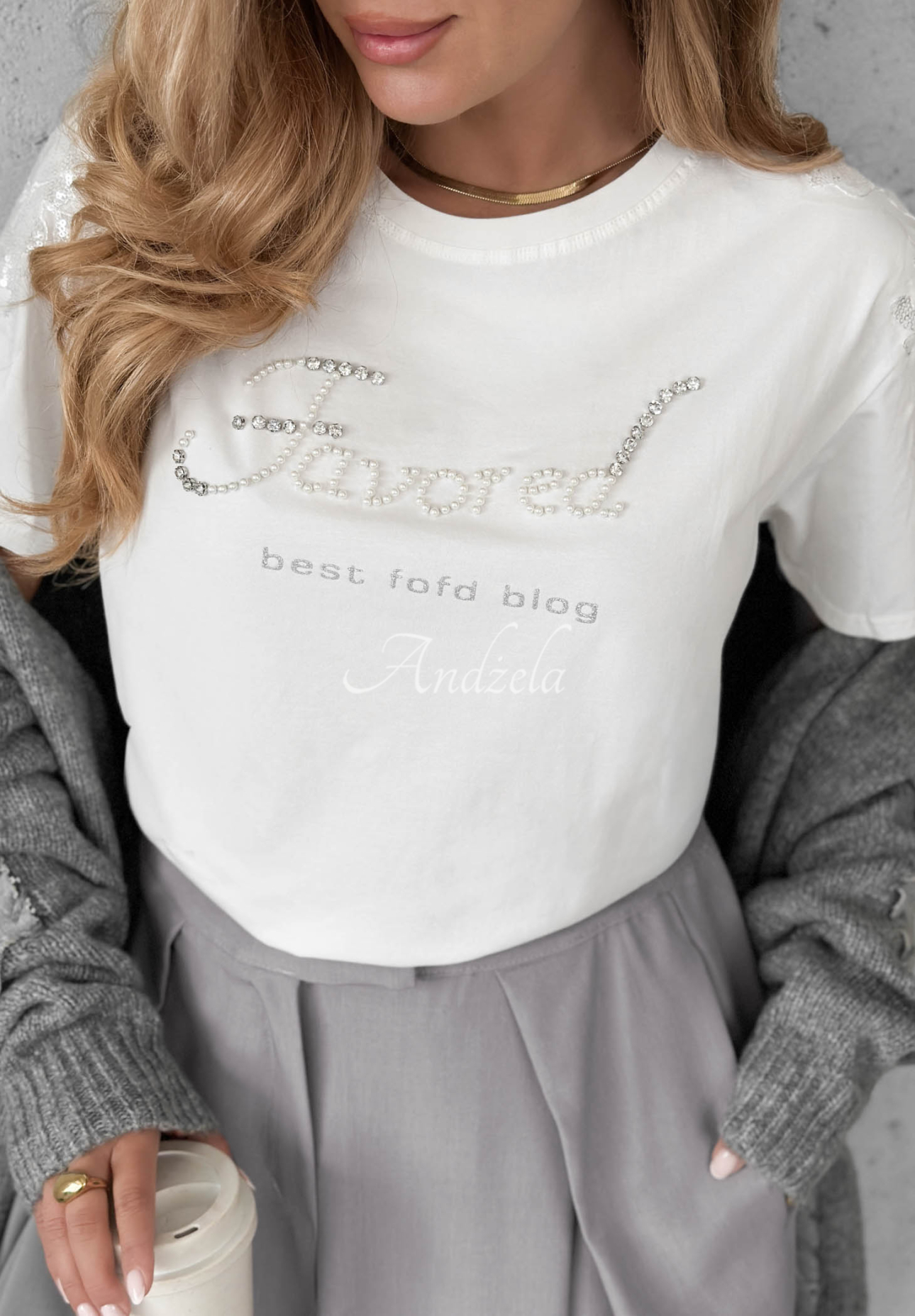 Ecru cotton T-shirt with decorative "Favored" lettering