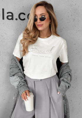 Ecru cotton T-shirt with decorative "Favored" lettering