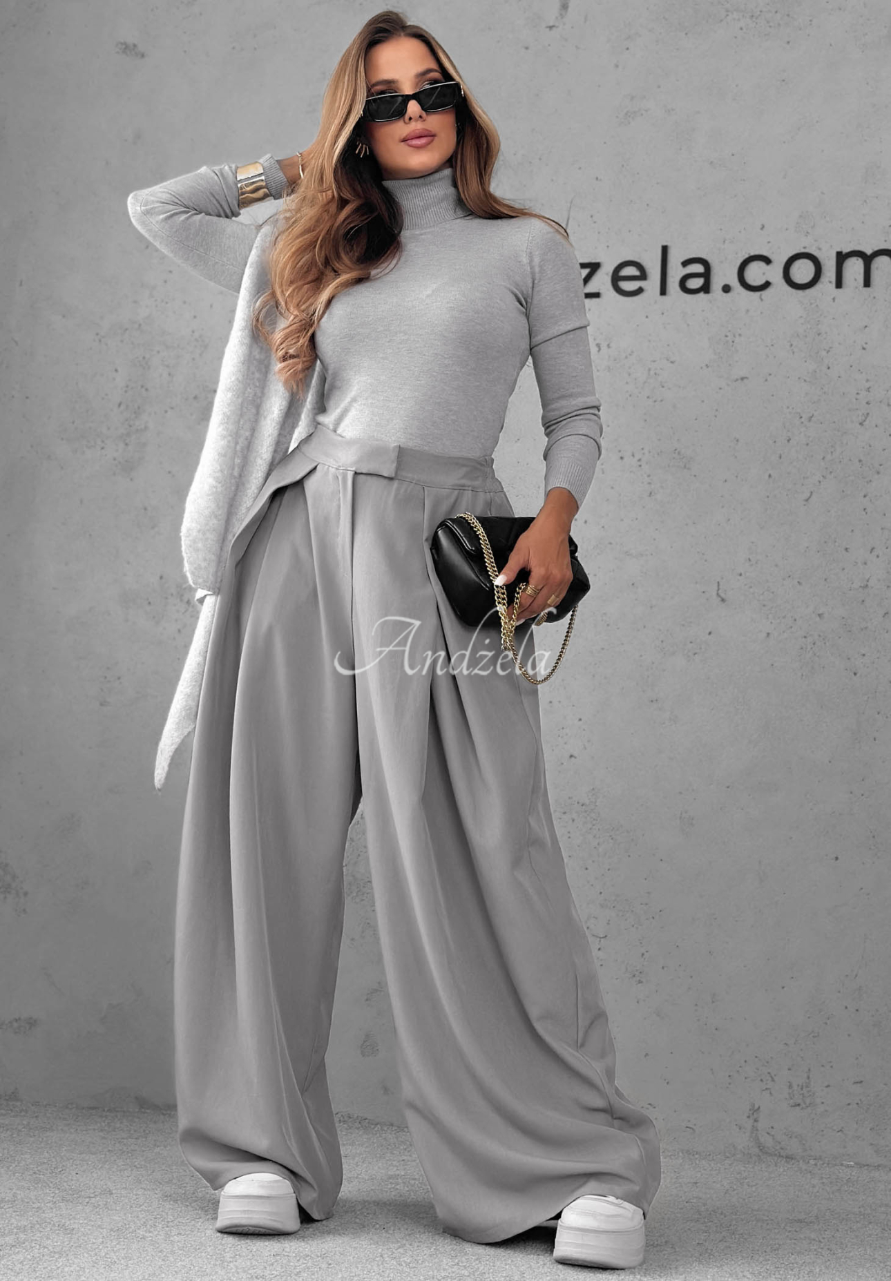 Elegant pleated pants from The Edition in gray