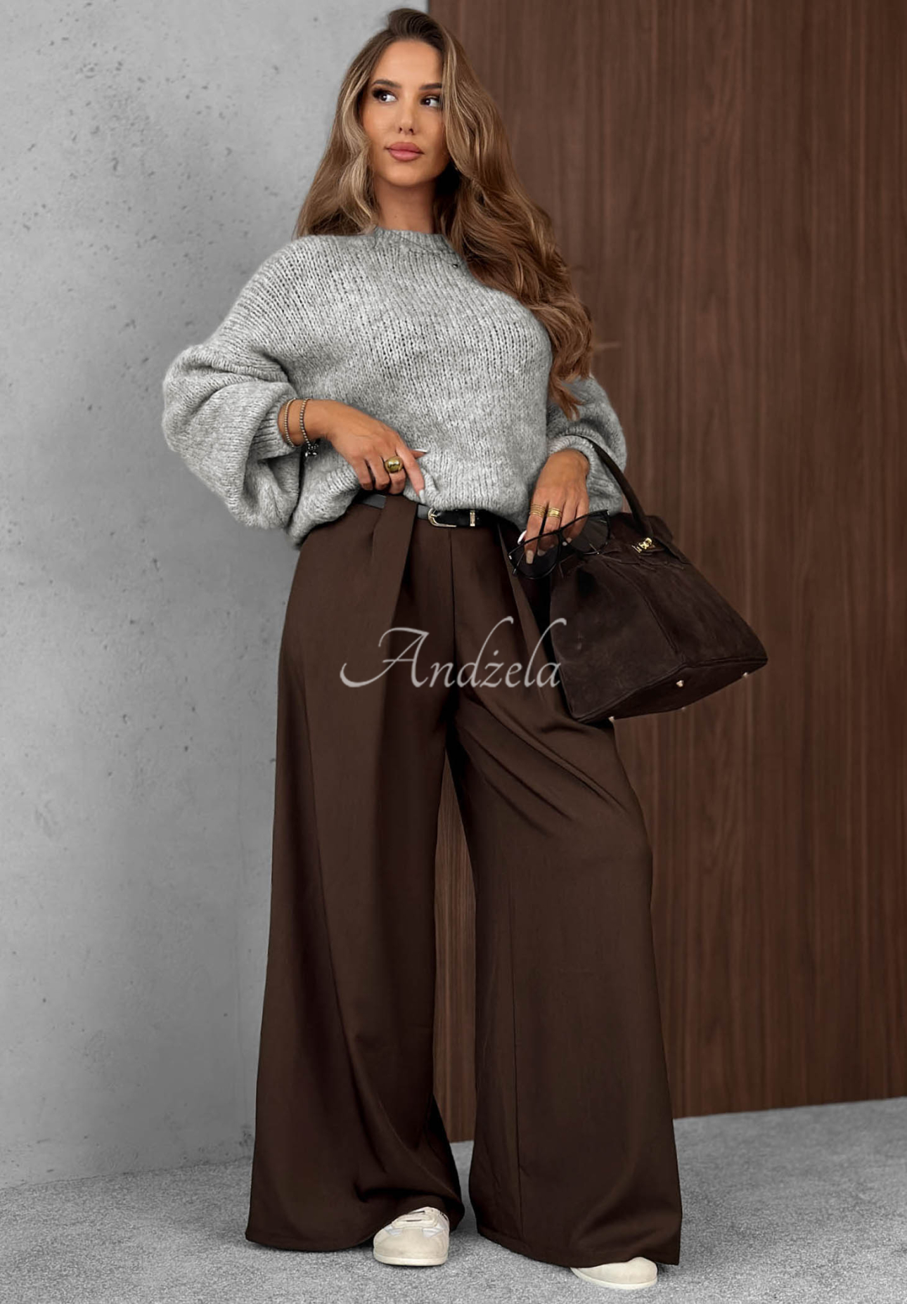 Eleganckie spodnie wide leg z zakładkami Timeless Poise czekoladowe