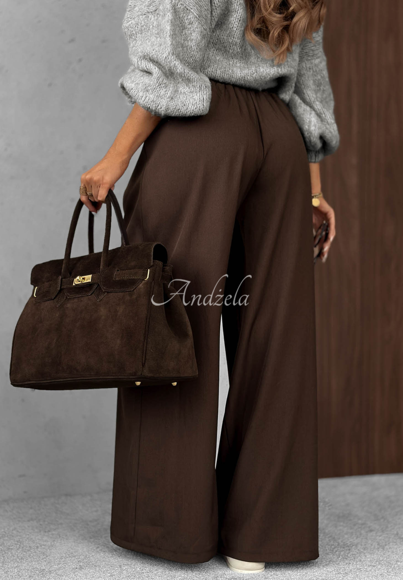 Eleganckie spodnie wide leg z zakładkami Timeless Poise czekoladowe