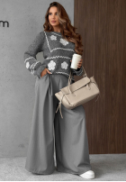 Sweter z haftowanymi kwiatami Misty Fleur czekoladowy