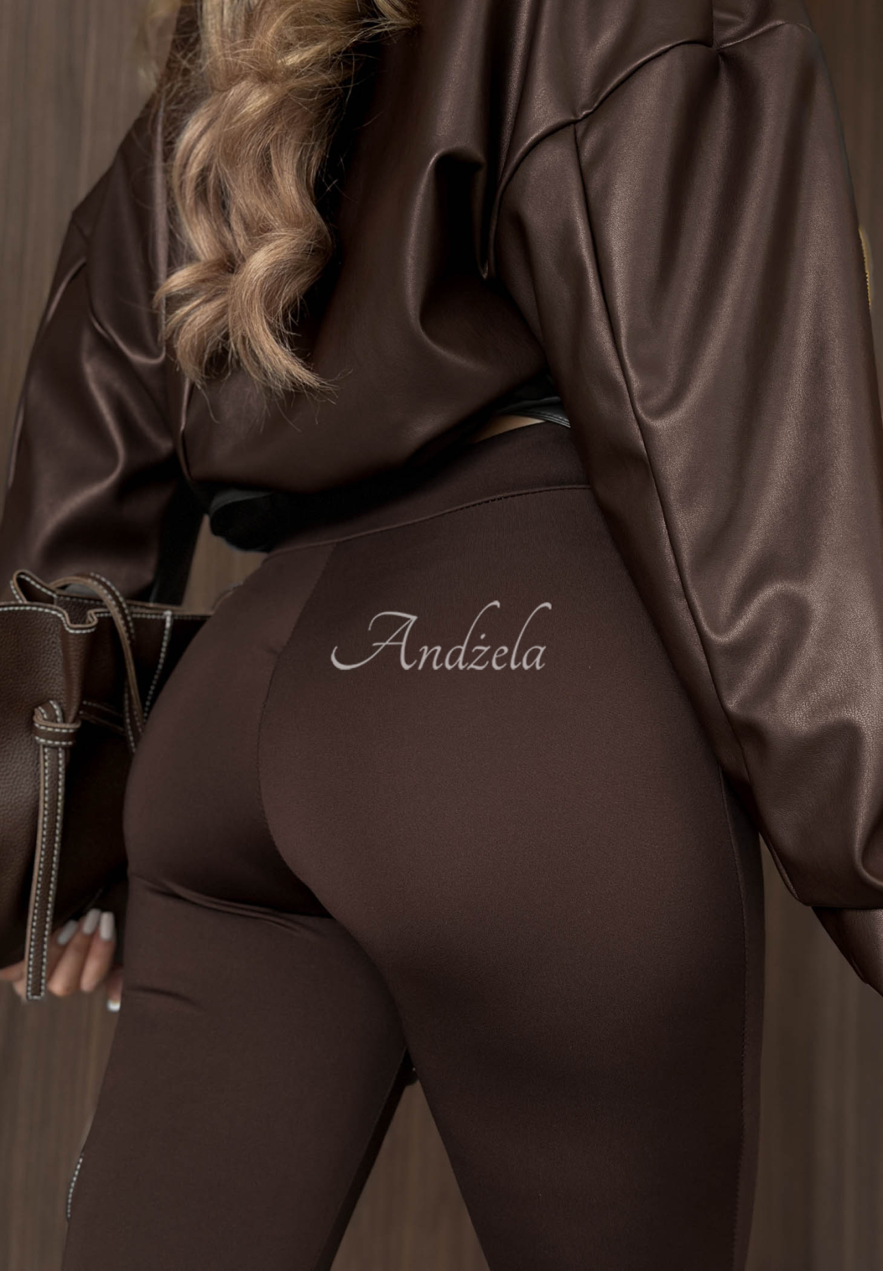 Gładkie dopasowane legginsy z zapiętkami Fine Shape czekoladowe
