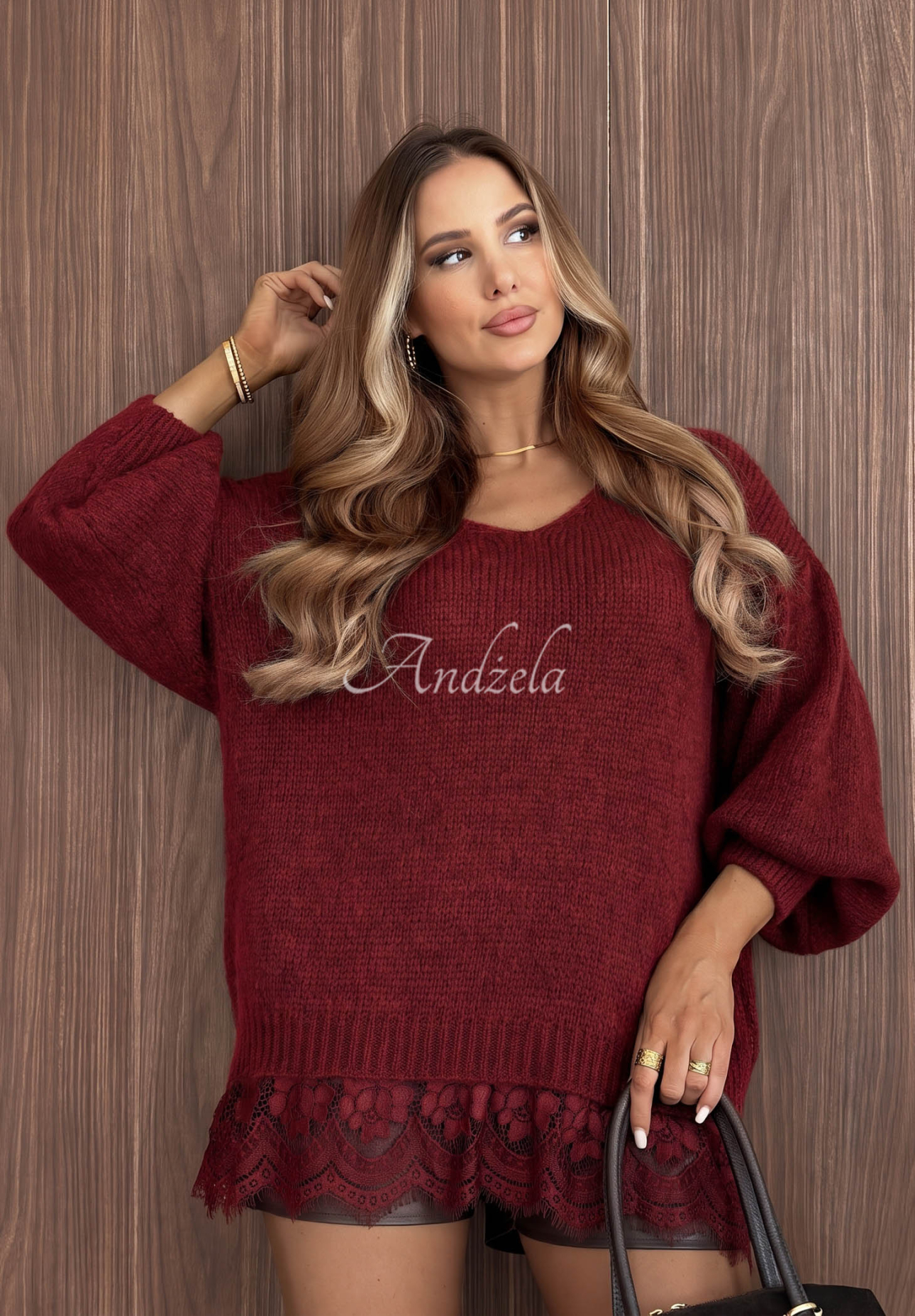 Sweter oversize z koronką z wełną i wiskozą Dusky Clouds burgundowy