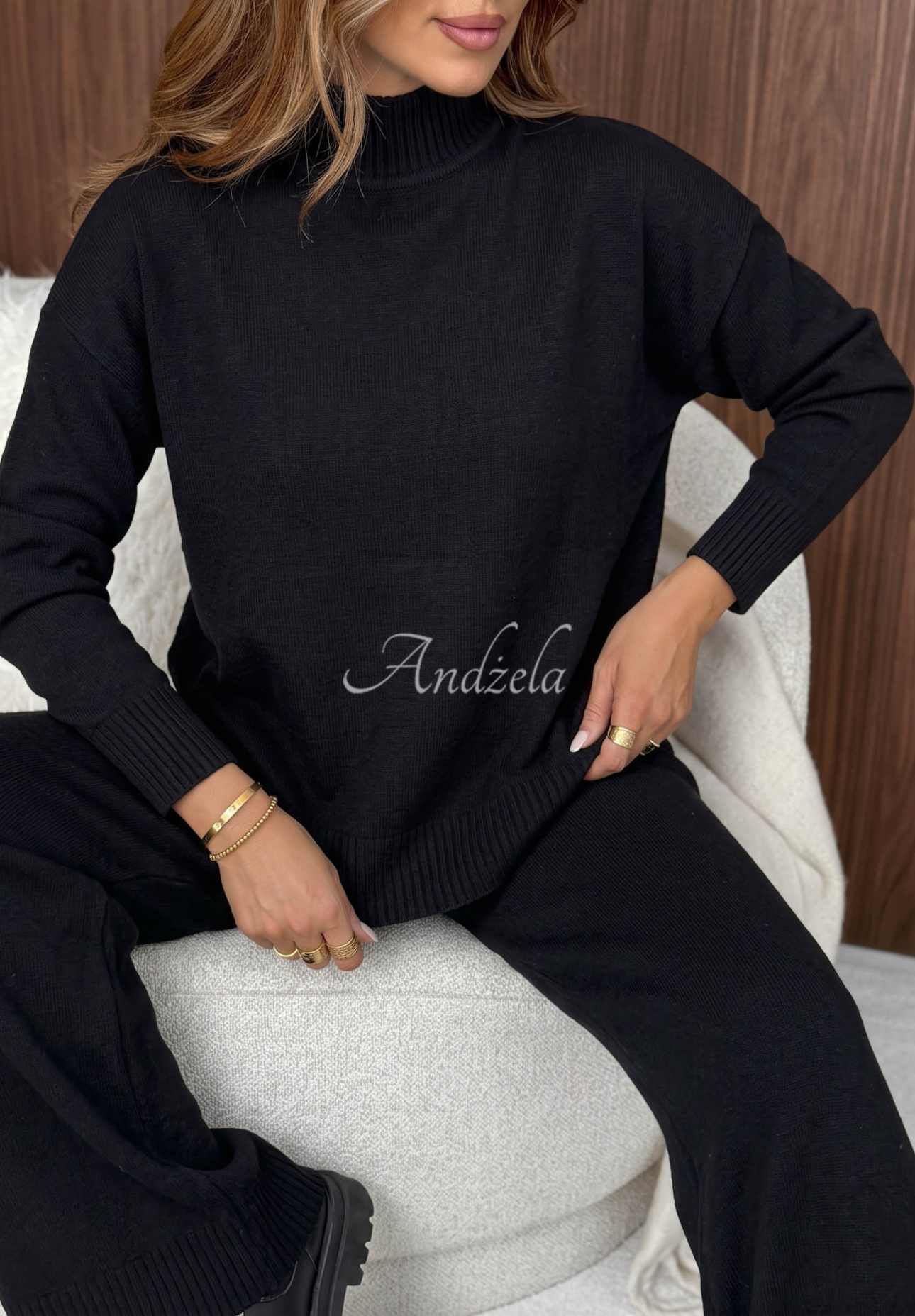 Dzianinowy komplet sweter i spodnie wide leg January Snow czarny