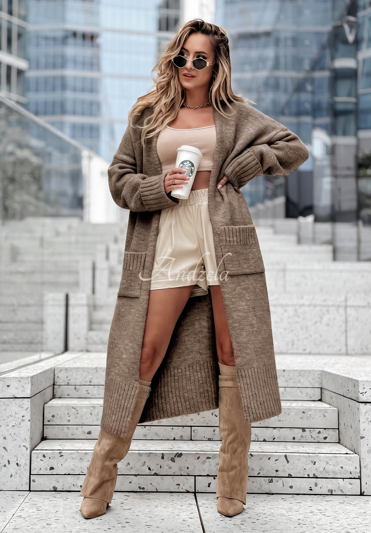 Long, oversized cardigan with pockets, made of Marbelio mocha wool