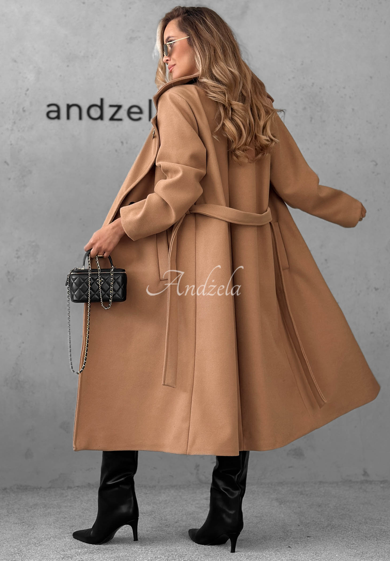 Dwurzędowy płaszcz z paskiem Autumn Fairytale camelowy