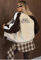 Bluza bejsbolówka kożuszek z naszywkami Caramel Coffee beżowo-czekoladowa