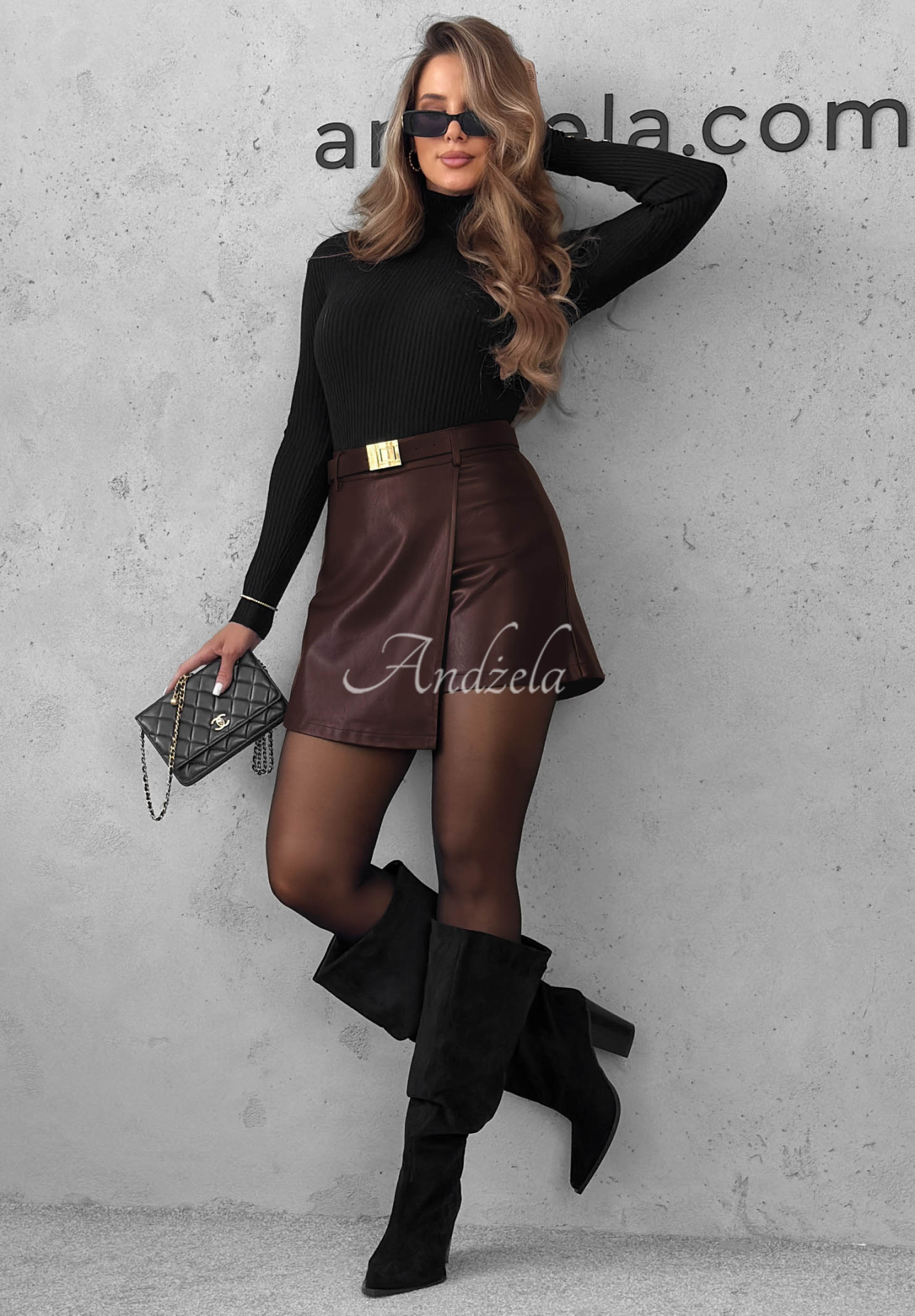 Prążkowana bluzka longsleeve z golfem z wiskozy Seasonal Basic czarna