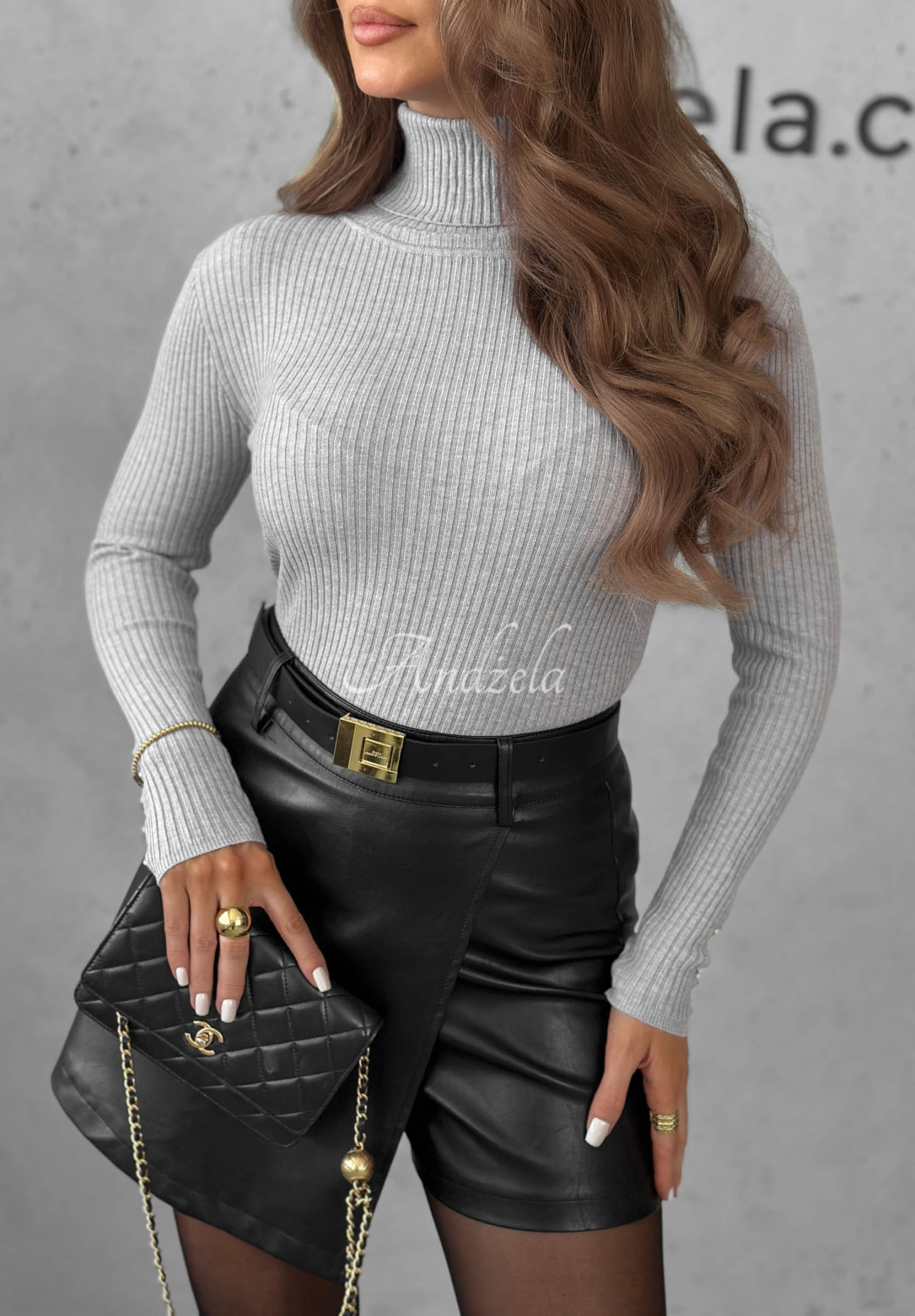 Prążkowana bluzka longsleeve z golfem z wiskozy Seasonal Basic szara