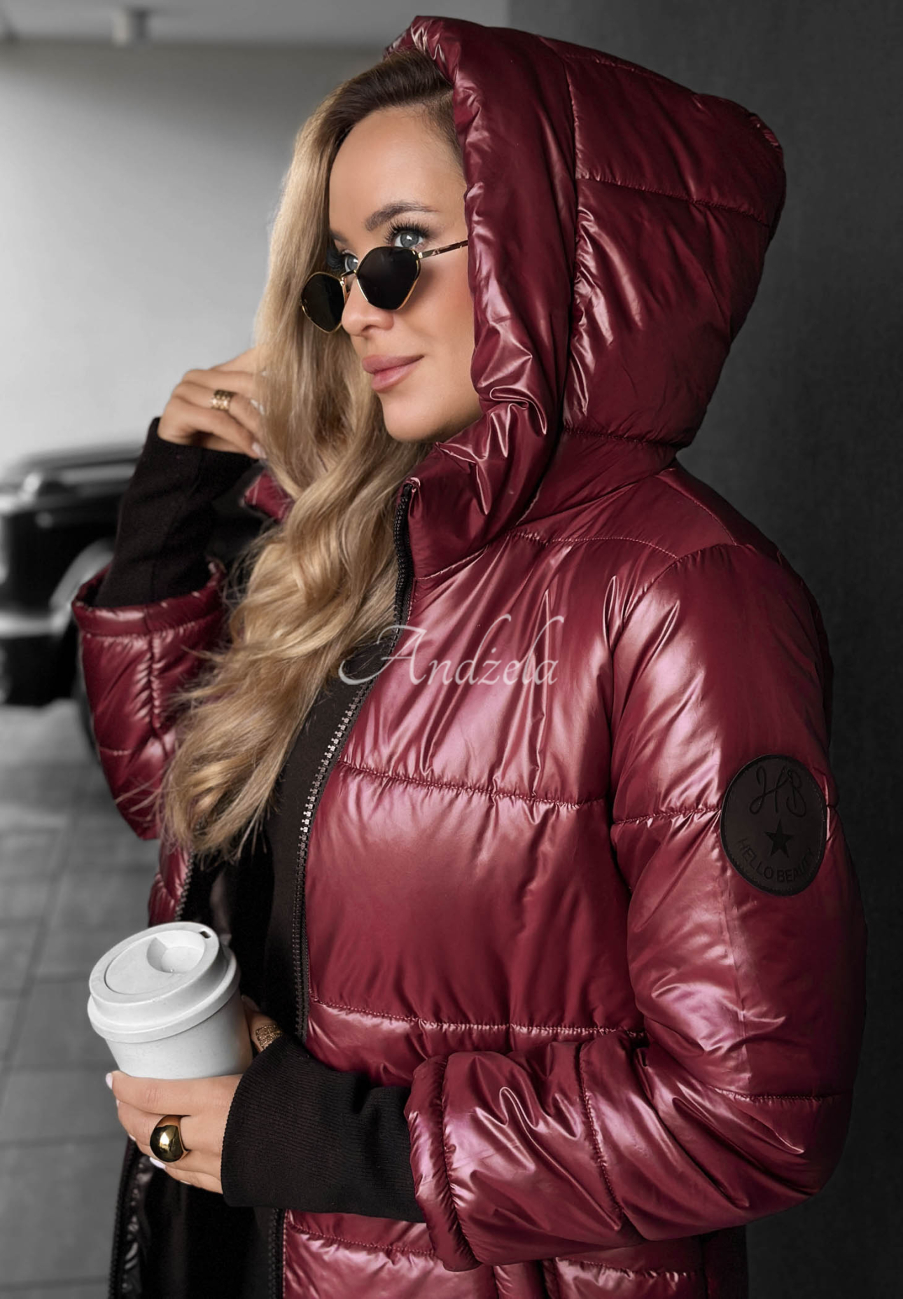 Długa pikowana kurtka z kapturem Cinnamon Latte burgundowa