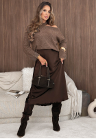 Sweter z wycięciem na ramieniu Soft Flirts czekoladowy