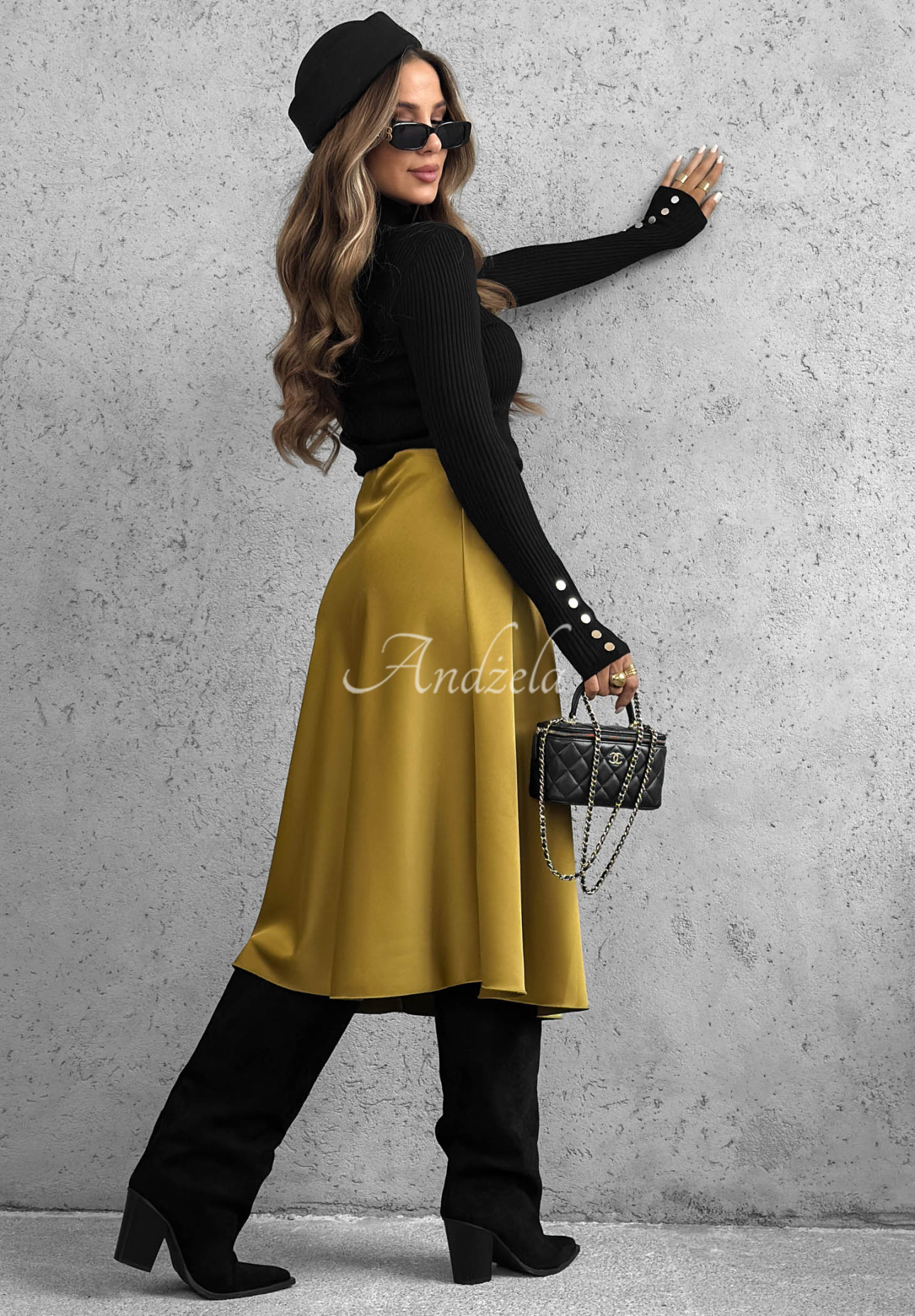 Satynowa spódnica midi z wiskozy Long Weekend oliwkowa