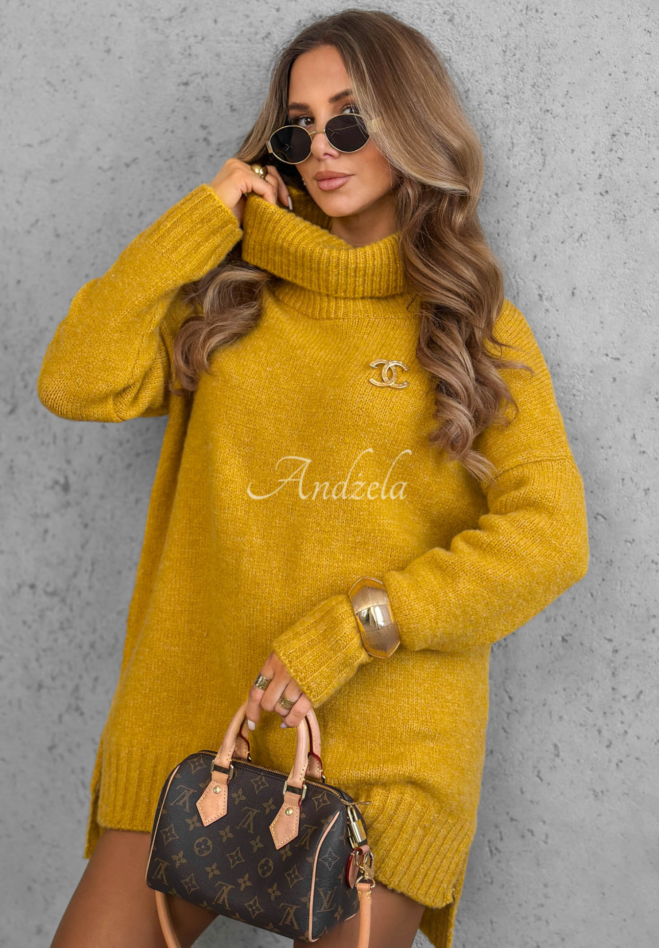 Sweter oversize z golfem i wełną Benin musztardowy