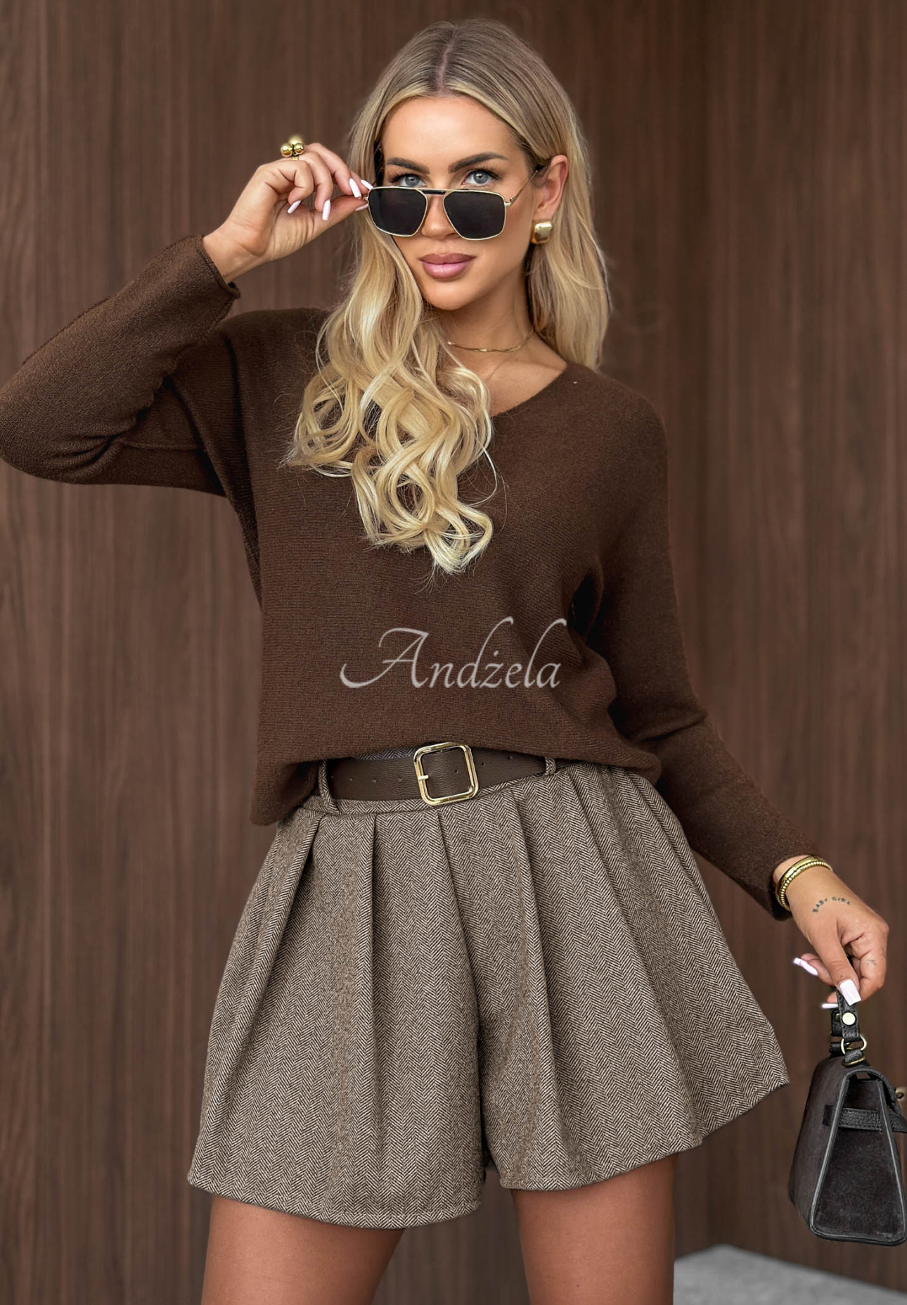 Early Autumn Pleated Viscose Shorts in Mocha