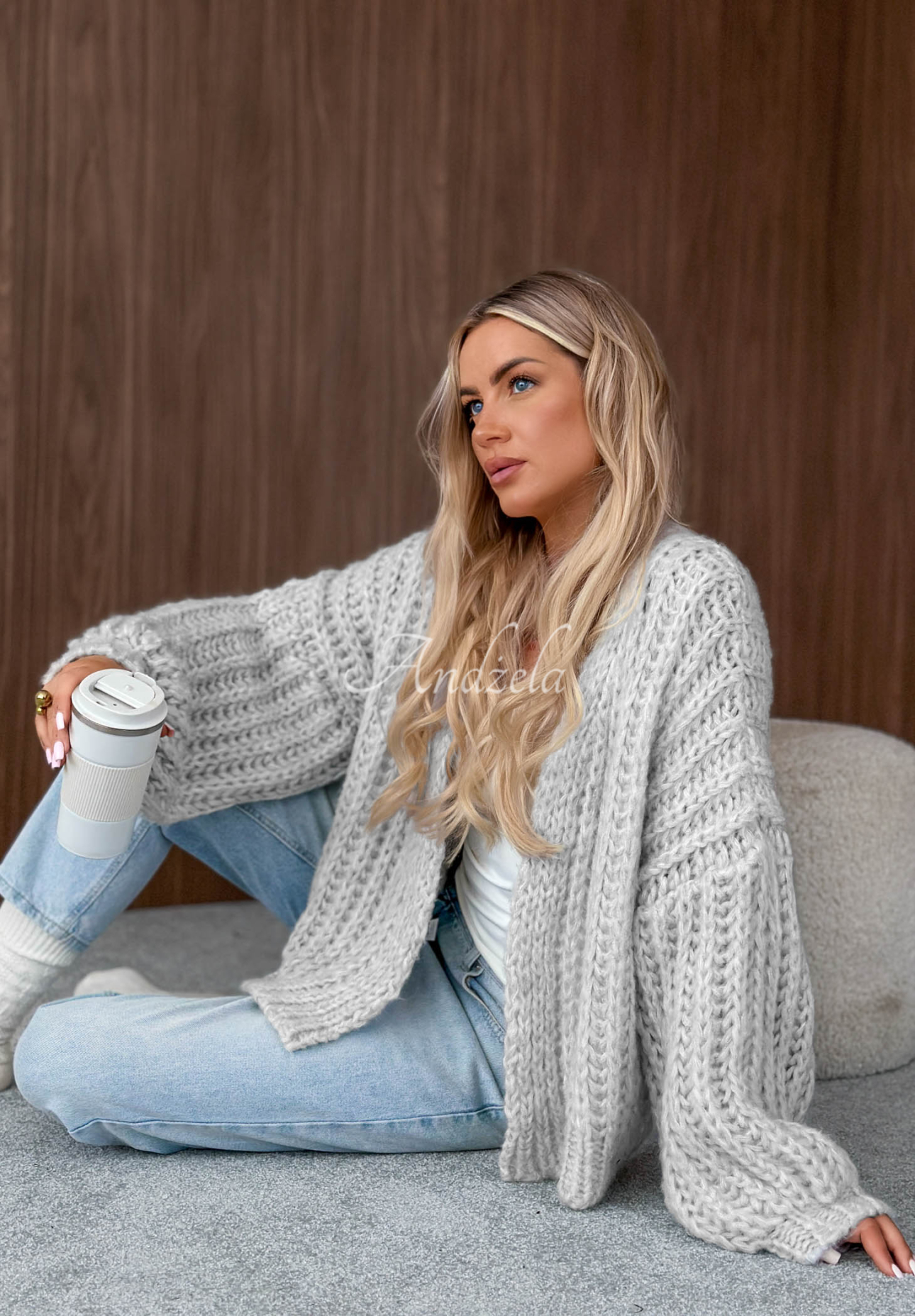 Krótki sweter kardigan z bufkami Frost Club jasnoszary