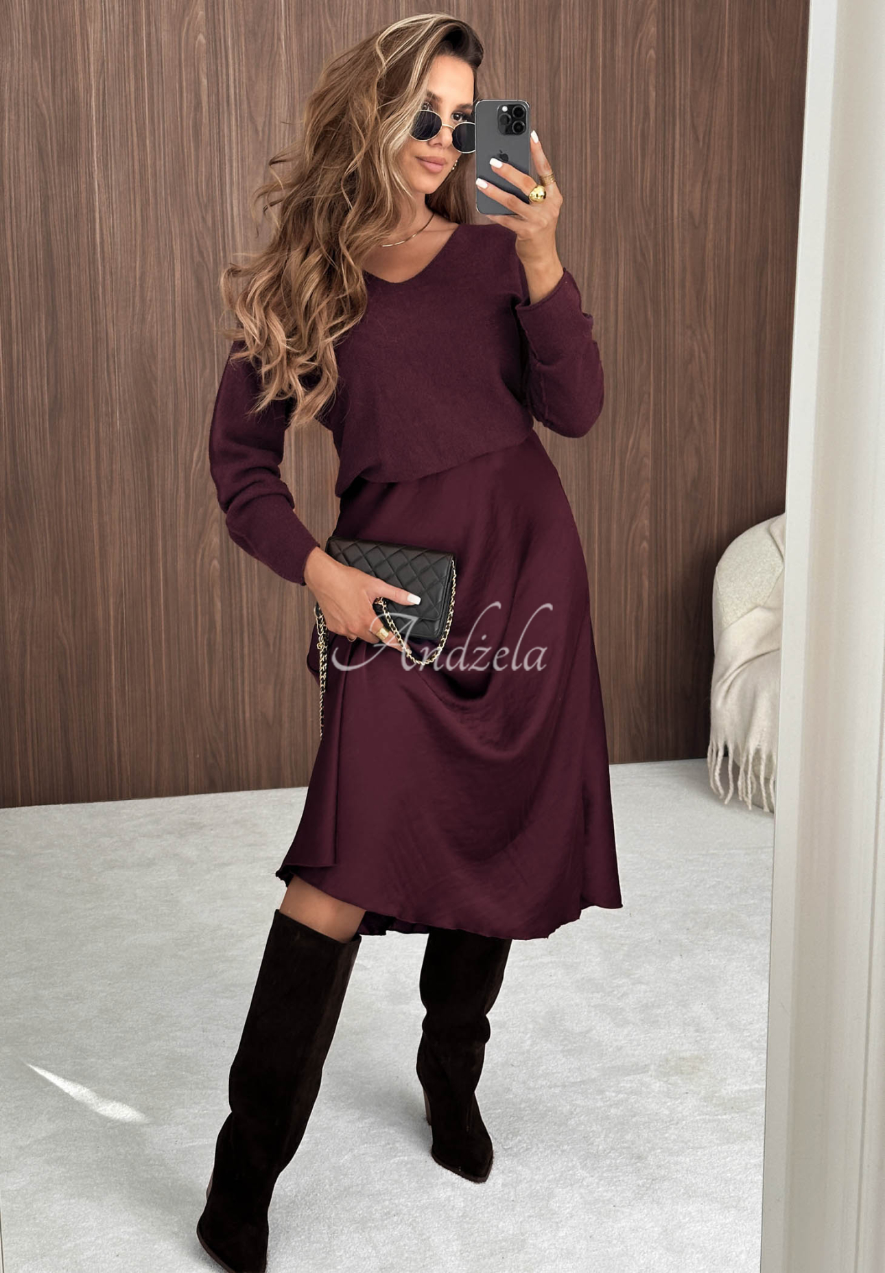 Wiskozowy lekki sweter z dekoltem w serek Amber Woods jagodowy
