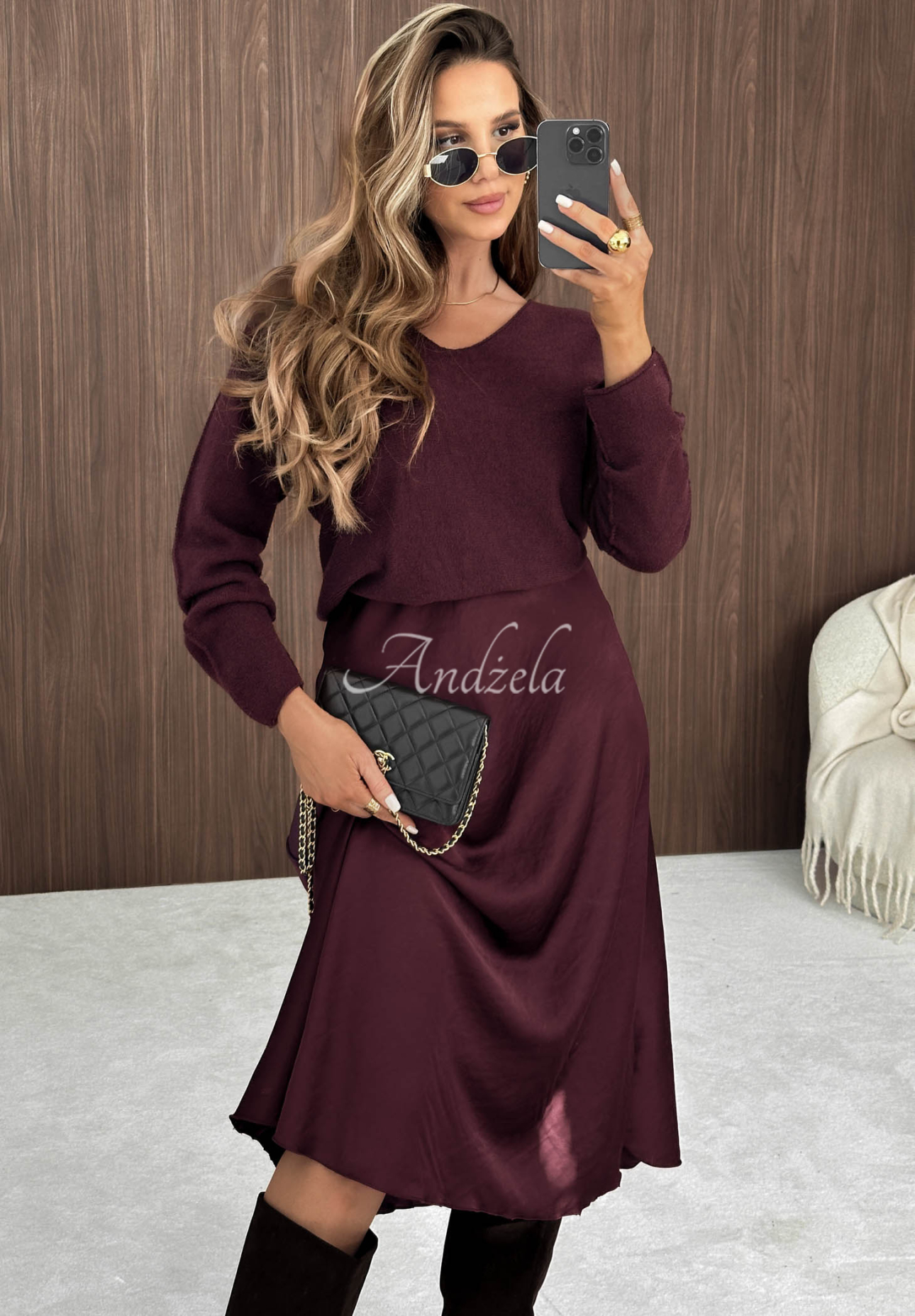 Lightweight viscose V-neck sweater in Amber Woods berry