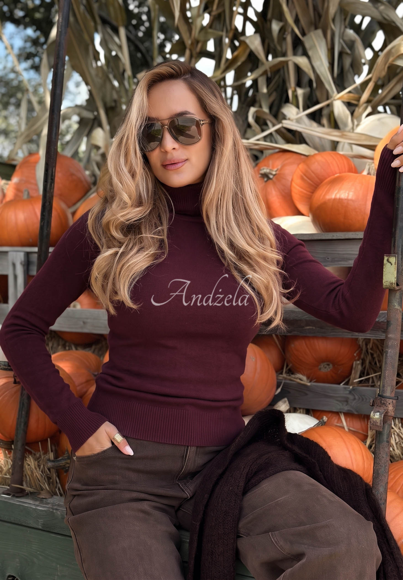 Dopasowany sweter z golfem Solange jagodowy