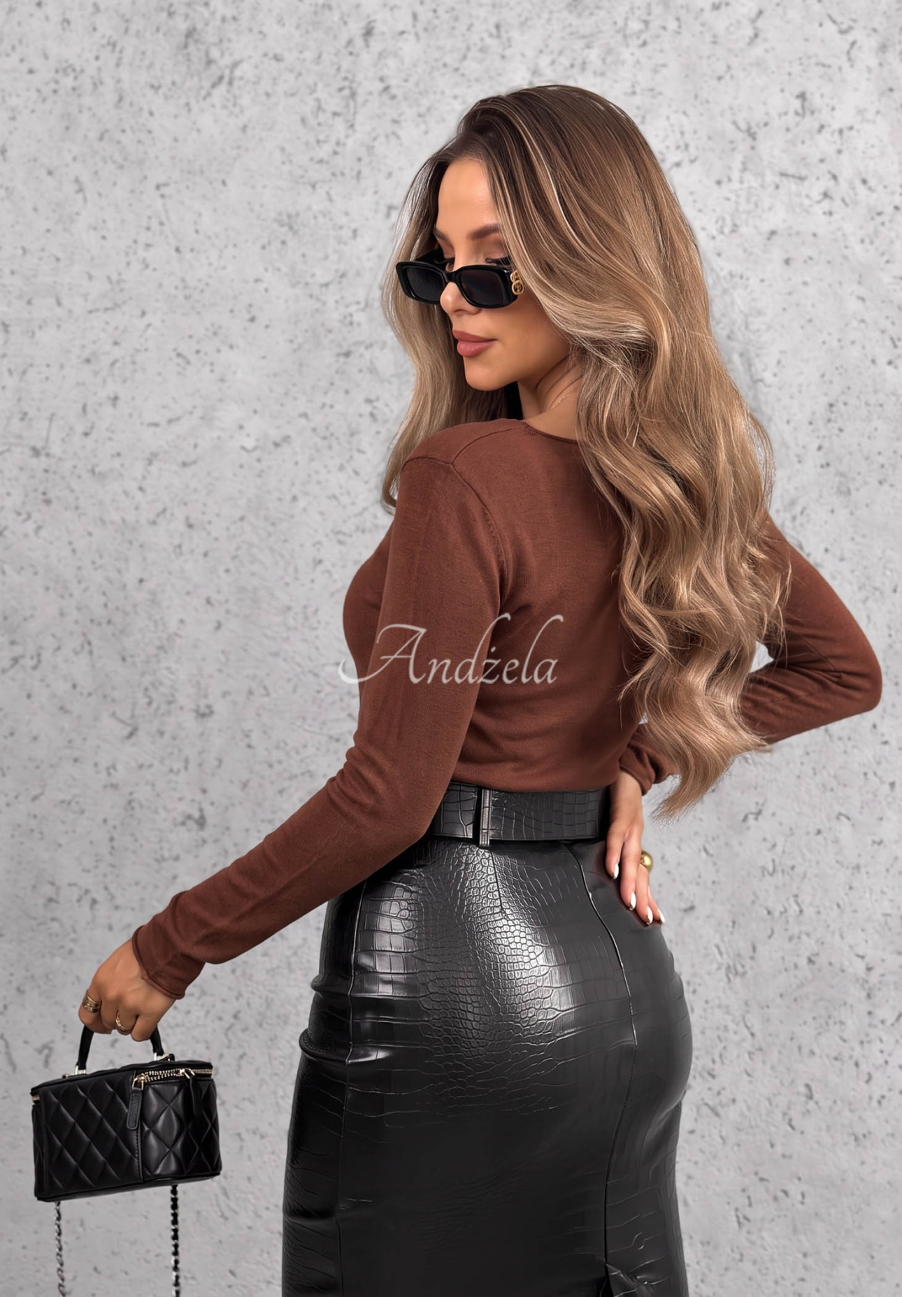 Selavi Lightweight Viscose Sweater in Light Chocolate