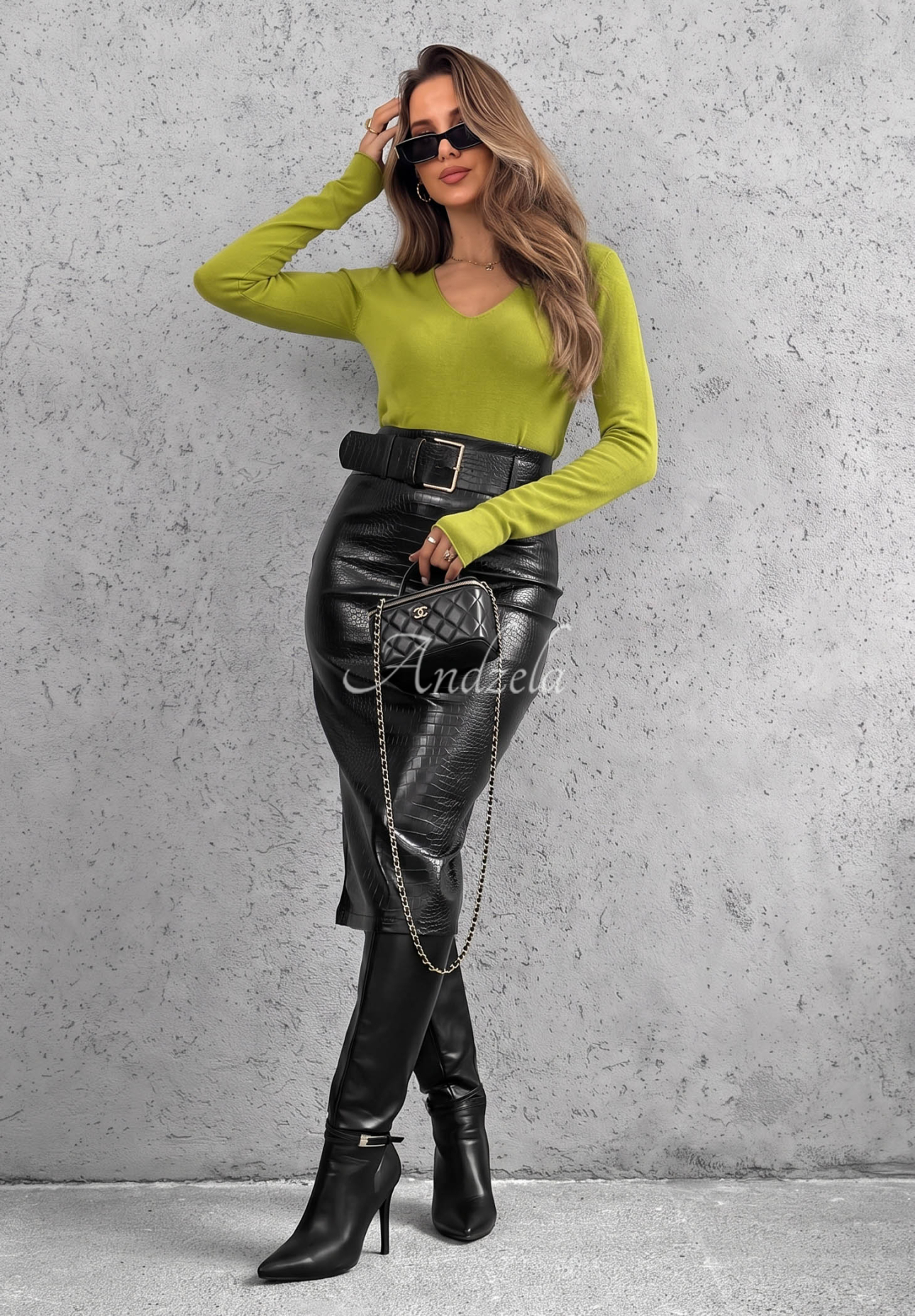 Selavi Lightweight Viscose Sweater in Avocado Green