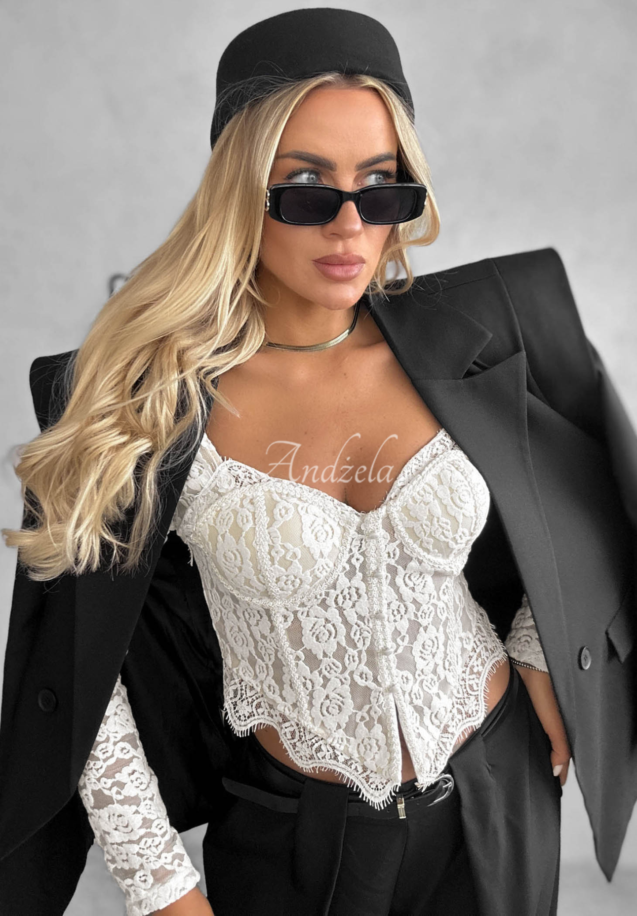 Gorsetowa bluzka longsleeve z koronki Pure Seduction biała