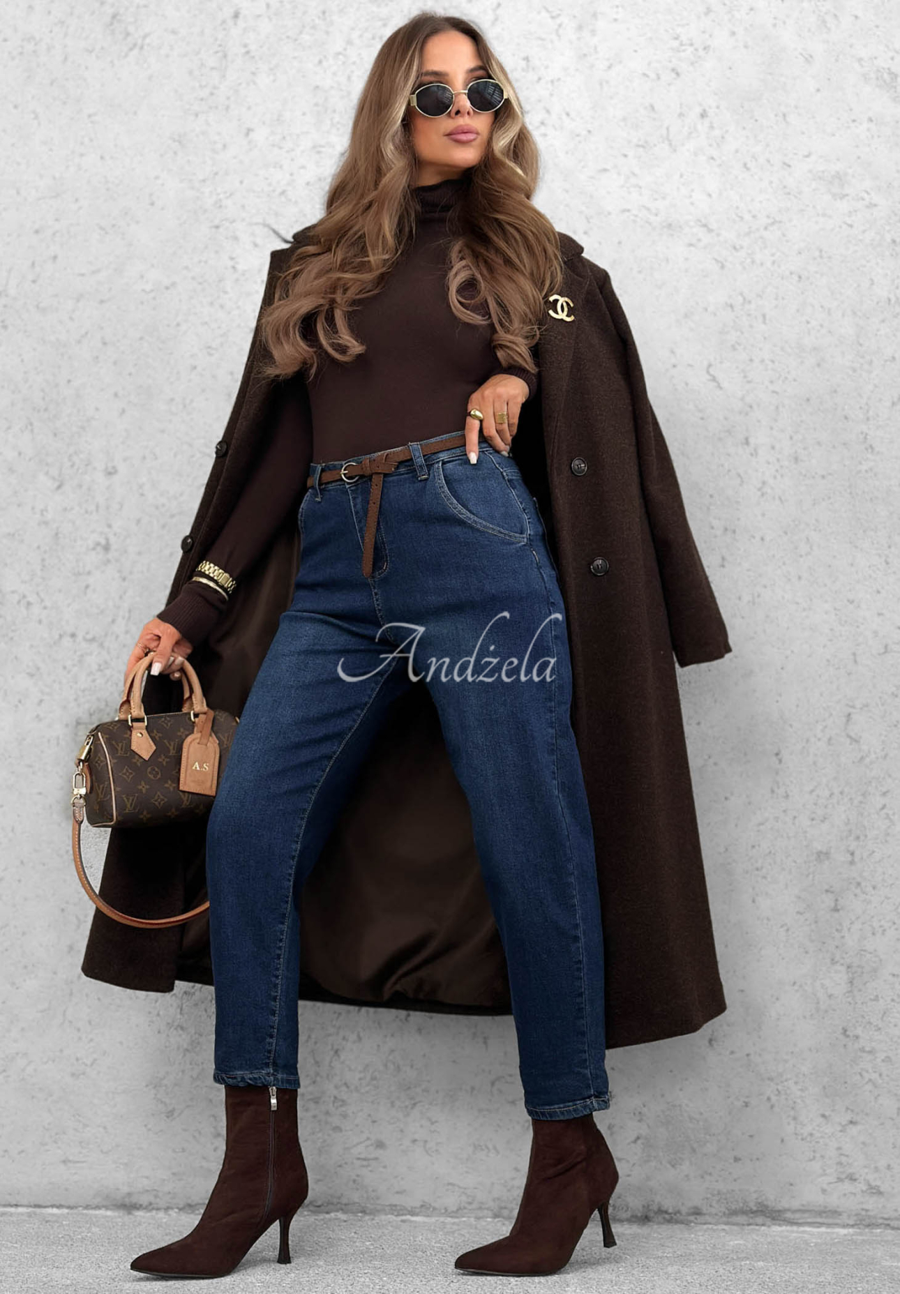 Running Late dark blue mom-fit jeans with a belt