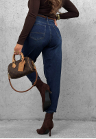 Spodnie jeansowe mom fit z paskiem Weekend Mess ciemnoniebieskie