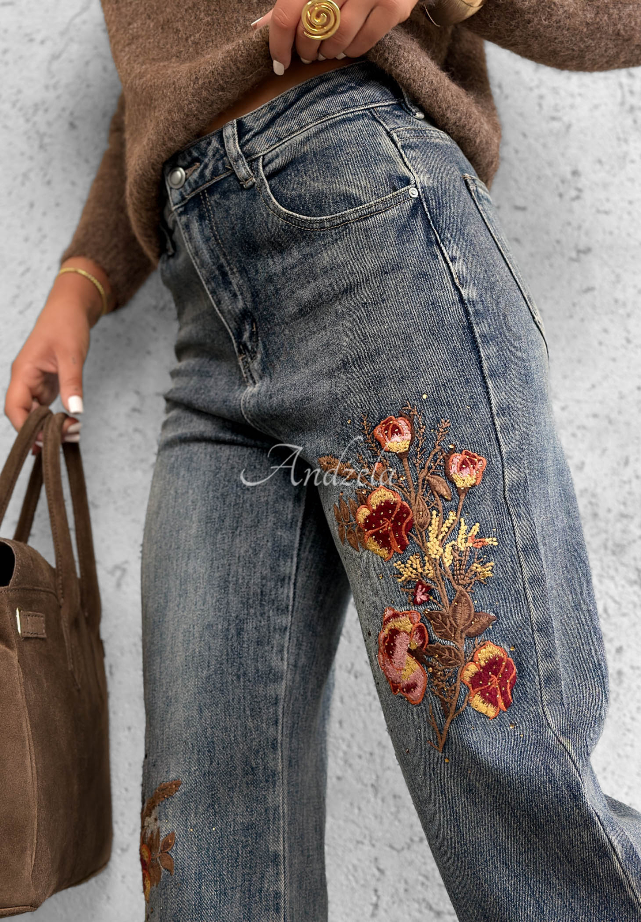 Spodnie jeansowe straight z haftowanymi kwiatami Morning Flores niebieskie