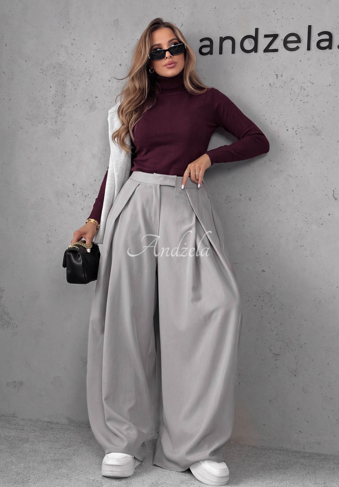 Dopasowany sweter z golfem Solange jagodowy