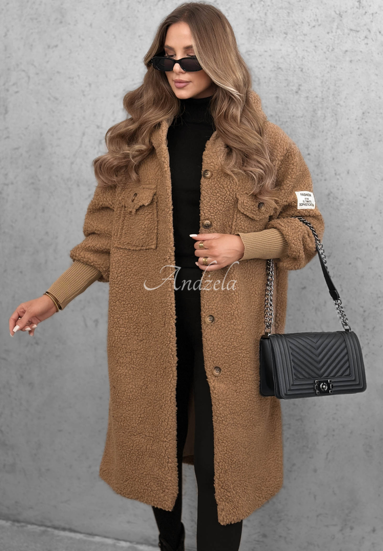 Długi płaszcz kożuszek z kapturem Aspen Babe camelowy