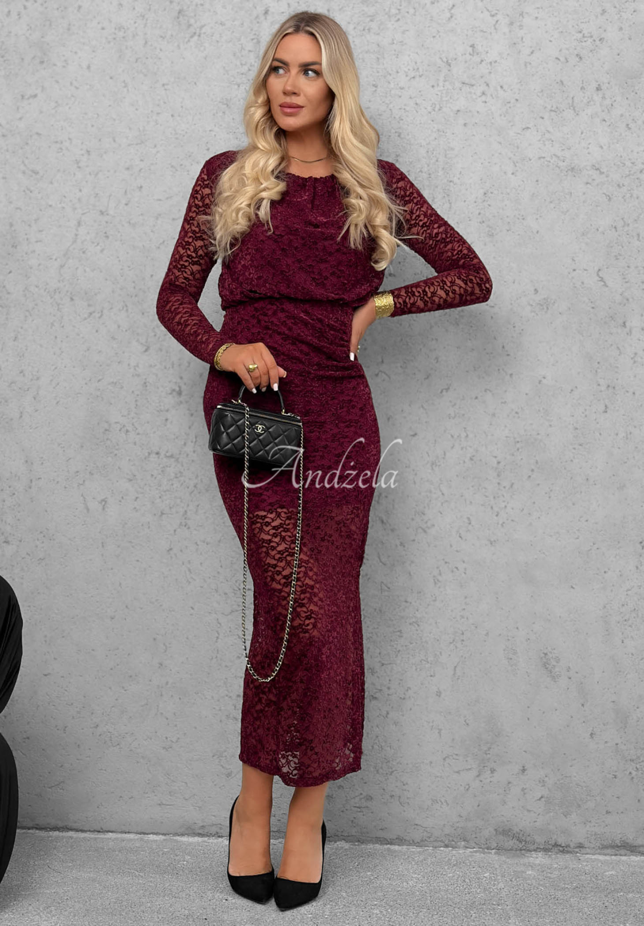 Koronkowa sukienka maxi z marszczeniami Lace Affair burgundowa